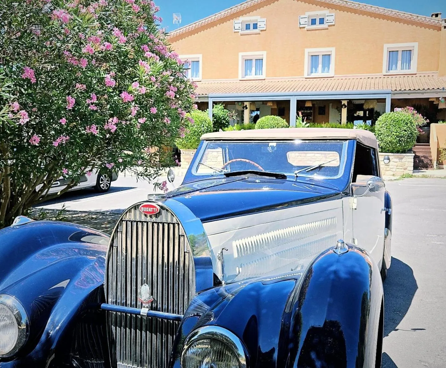 Parking in Hôtel Le SAINT-GENIÈS