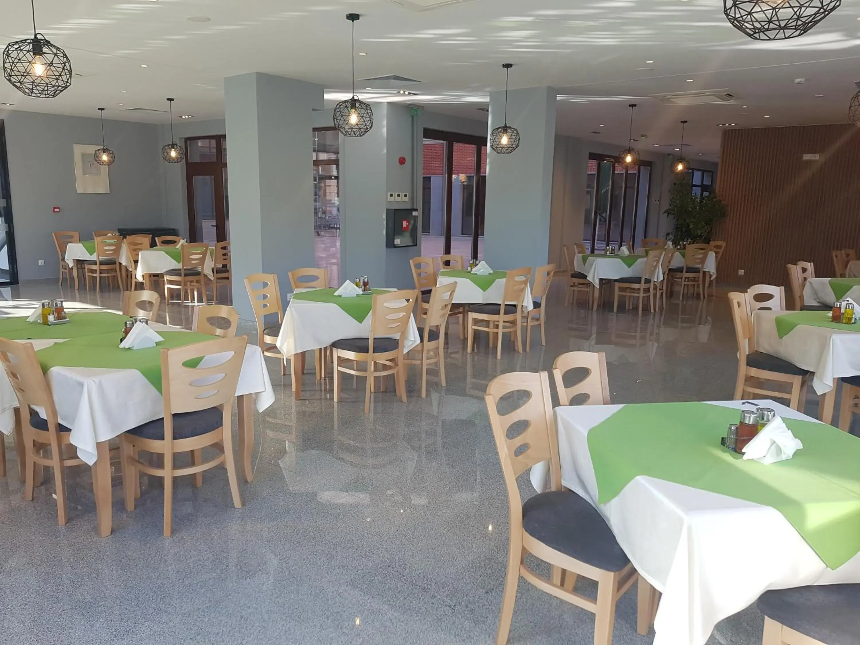 Restaurant/places to eat in A&M Hotel with free parking Restaurant/places to eat in A&M Hotel with free parking