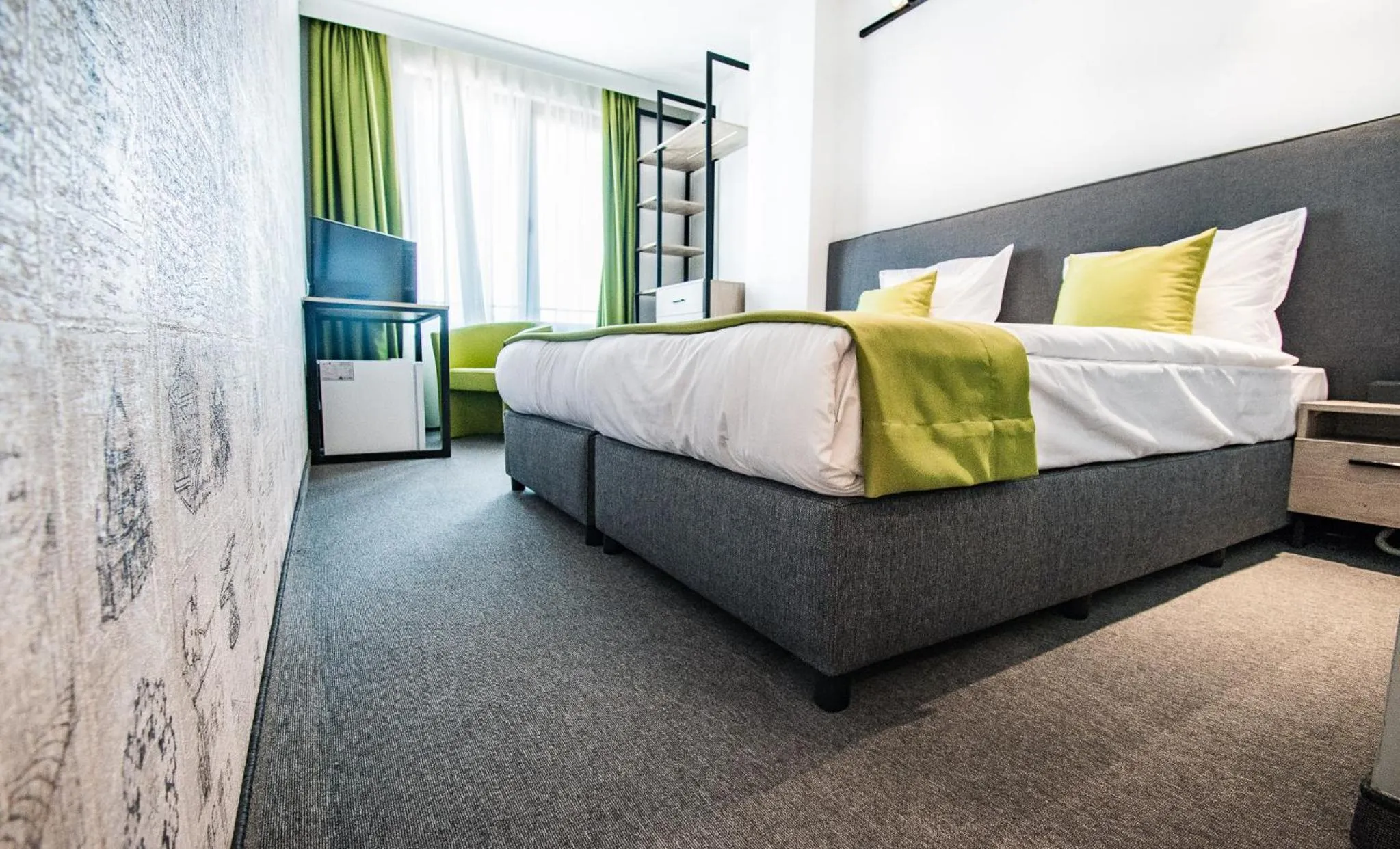 A&M Hotel with free parking