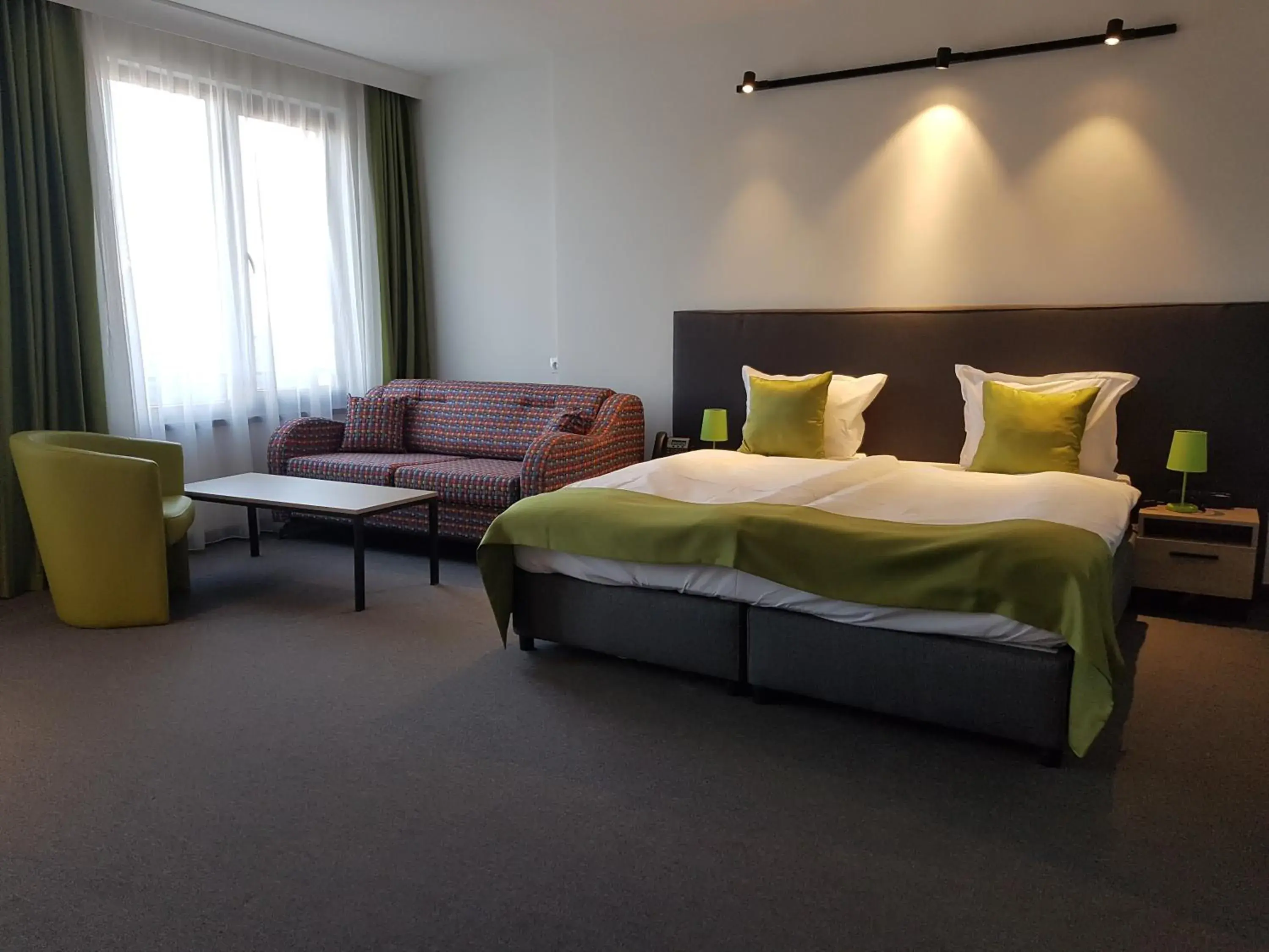 Bed in A&M Hotel with free parking Bed in A&M Hotel with free parking