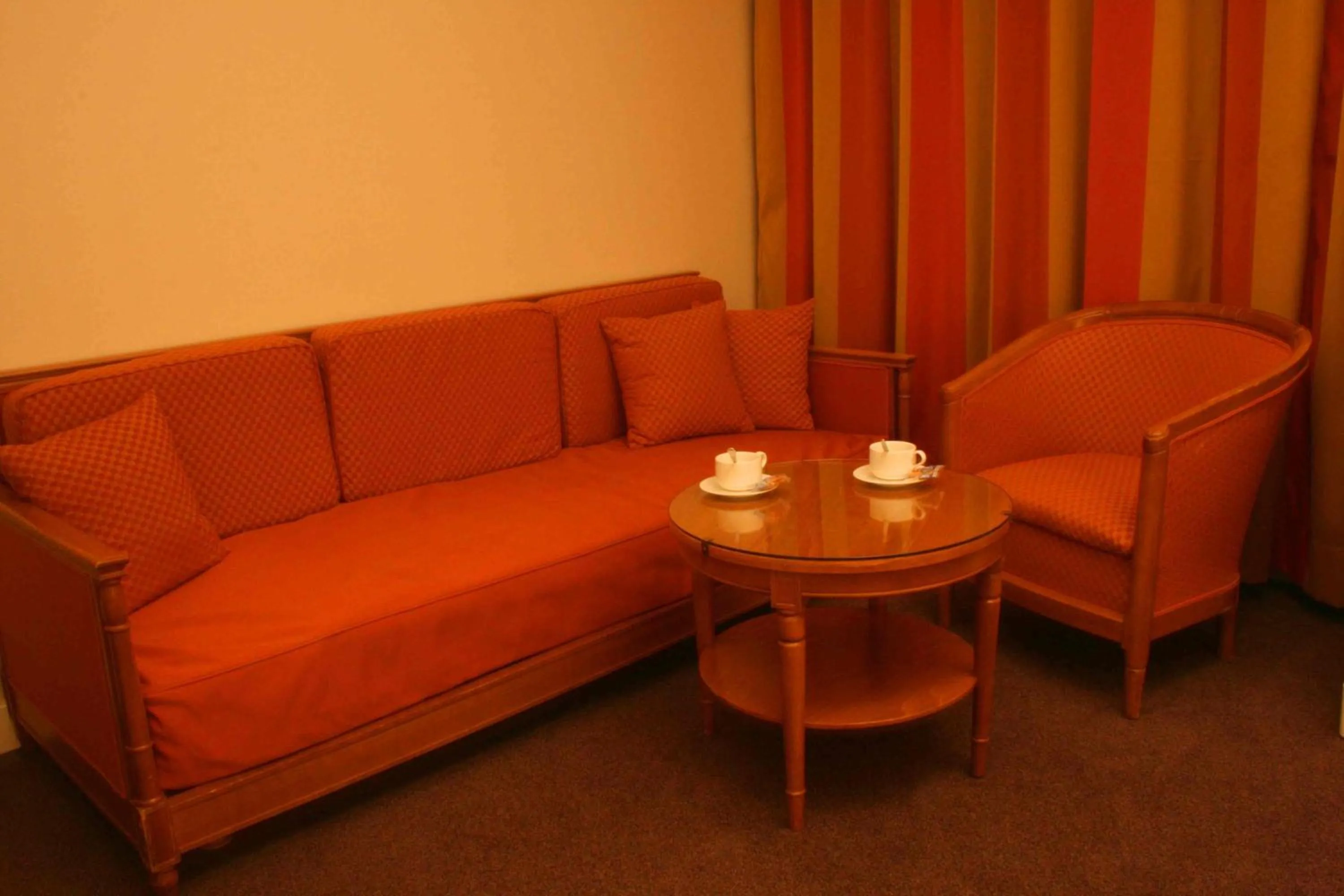 Lobby or reception in Le Grand Monarque