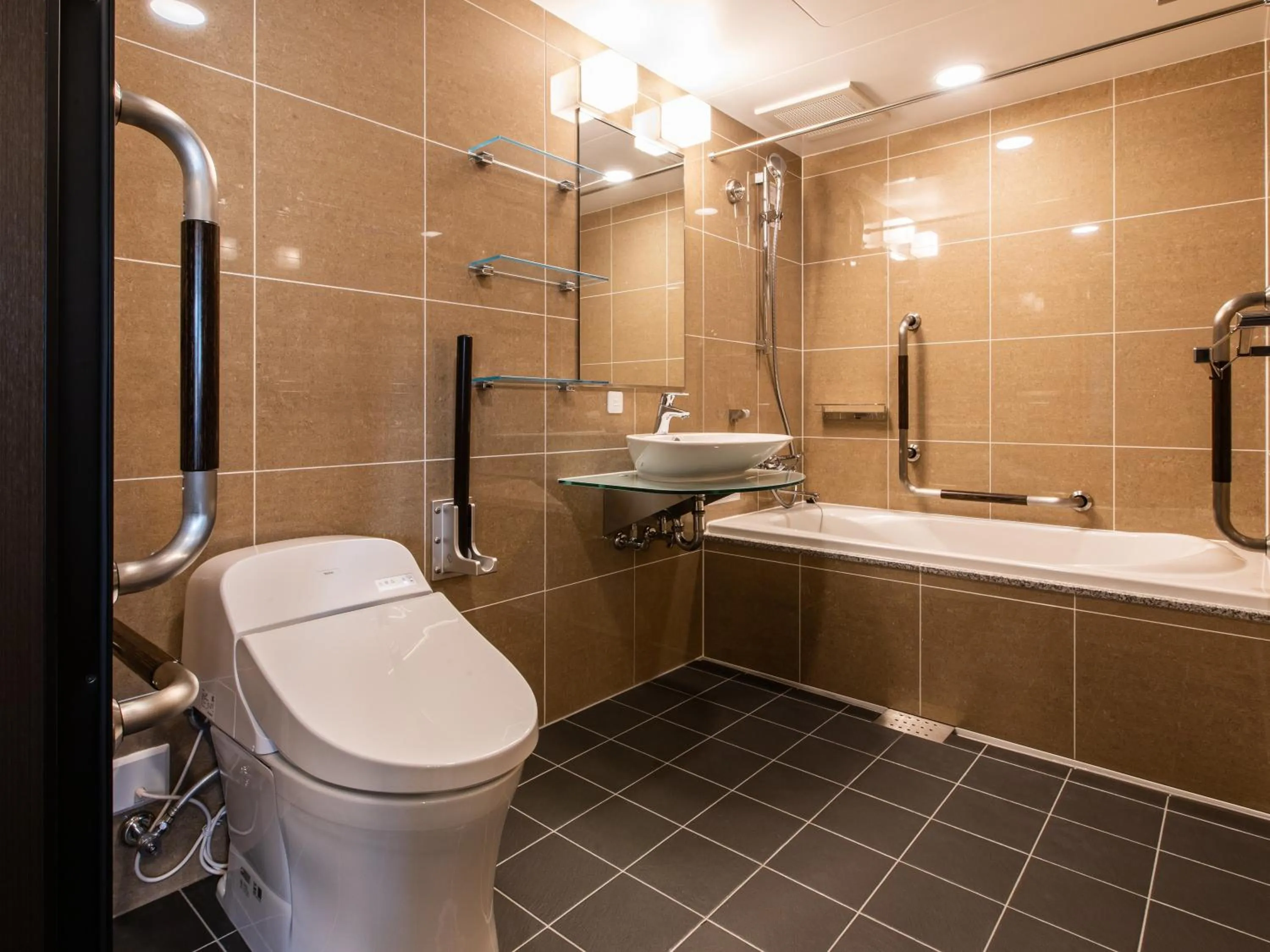 Bathroom in APA Hotel Kyoto Ekihigashi