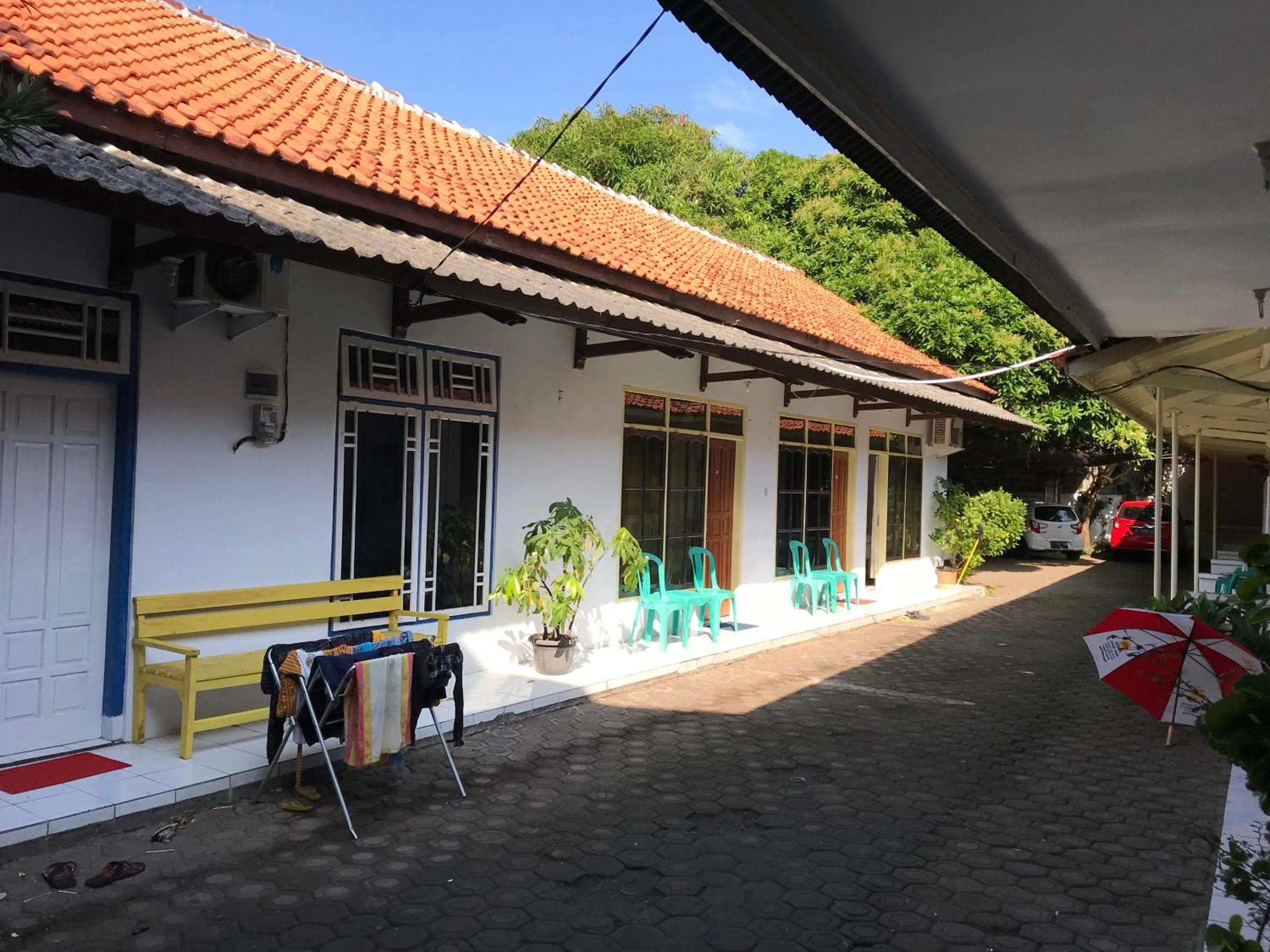 Facade/entrance in RedDoorz near Pantai Barat Pangandaran 2