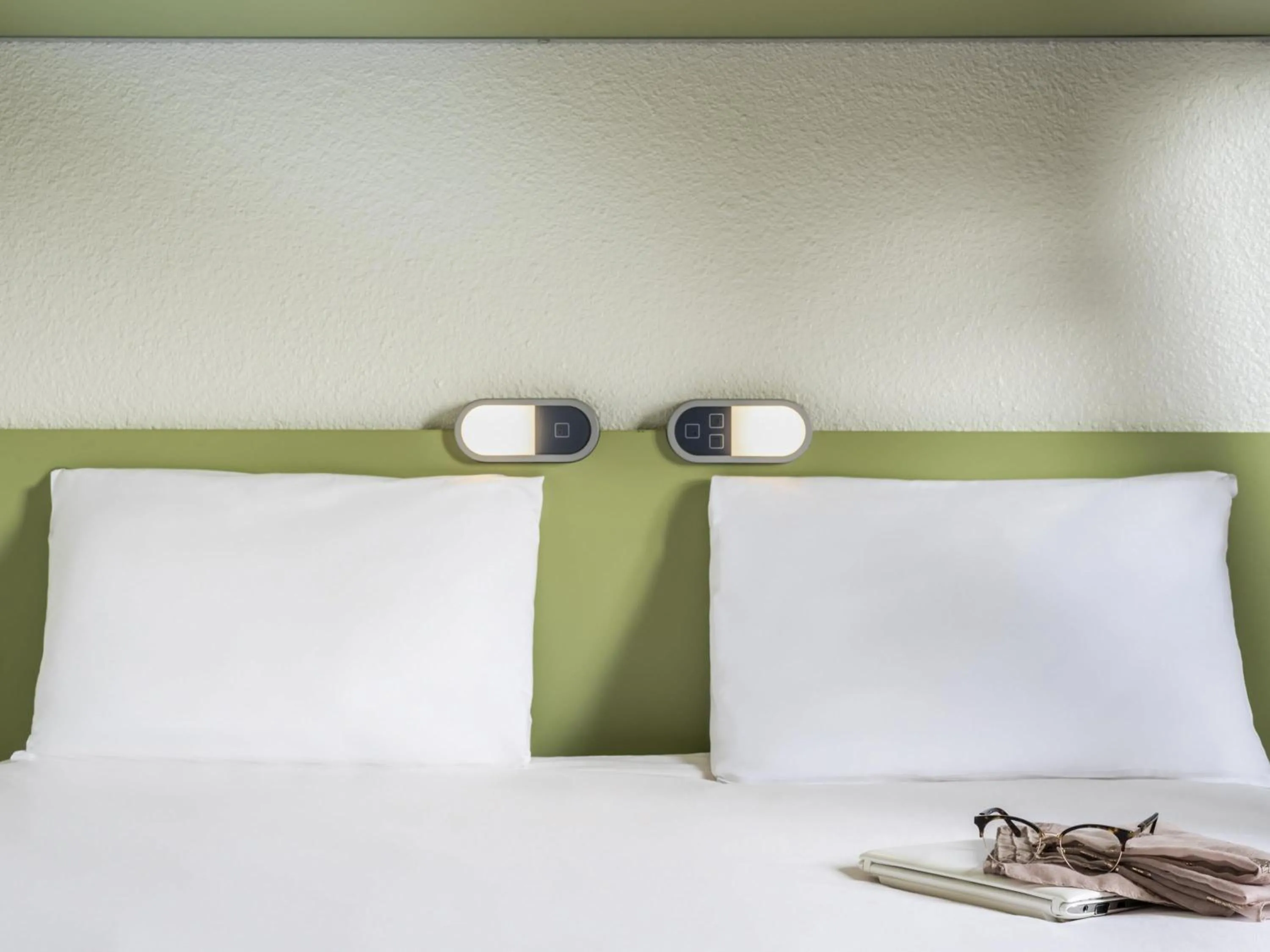 Bedroom, Bed in ibis budget Paris Porte de Bercy