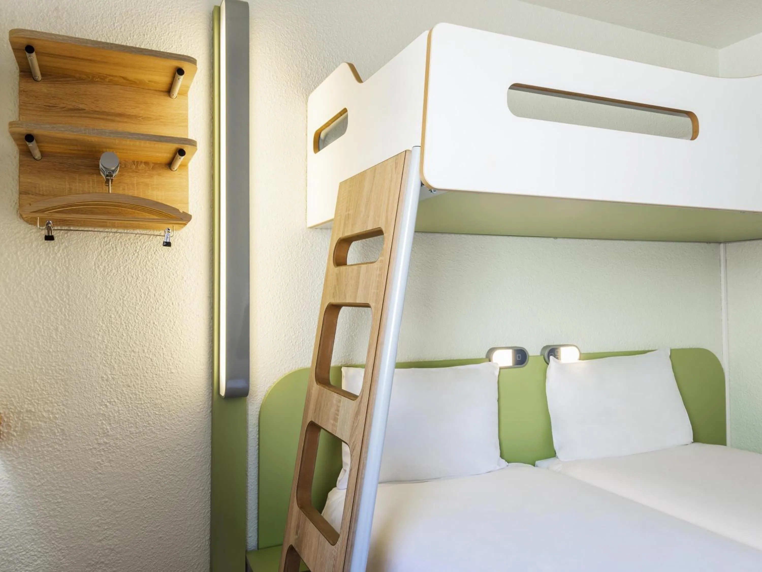 Bedroom, Bed in ibis budget Paris Porte de Bercy
