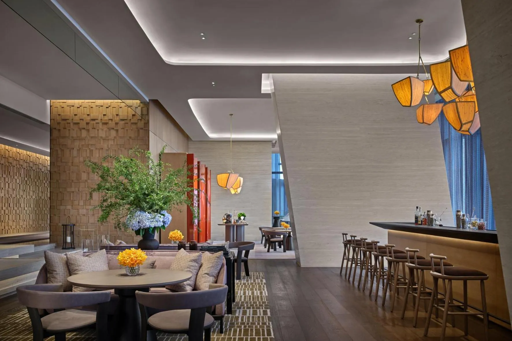 Restaurant/places to eat in Rosewood Guangzhou, enjoy free shuttle bus service between the hotel and the Canton Fair Complex during the Canton Fair