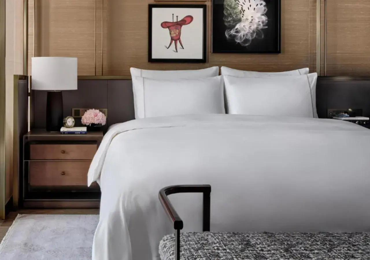 Bedroom, Bed in Rosewood Guangzhou, enjoy free shuttle bus service between the hotel and the Canton Fair Complex during the Canton Fair Bedroom, Bed in Rosewood Guangzhou, enjoy free shuttle bus service between the hotel and the Canton Fair Complex during the Canton Fair