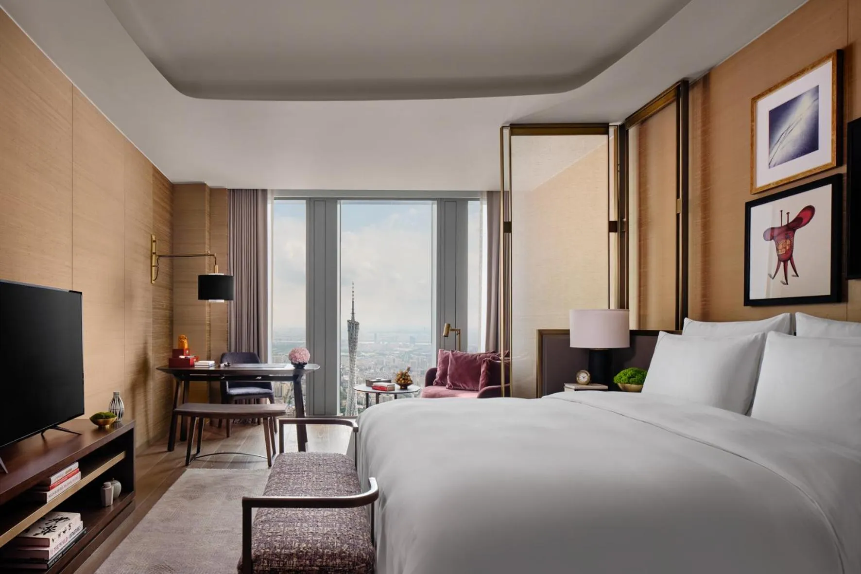 Bedroom, Bed in Rosewood Guangzhou, enjoy free shuttle bus service between the hotel and the Canton Fair Complex during the Canton Fair