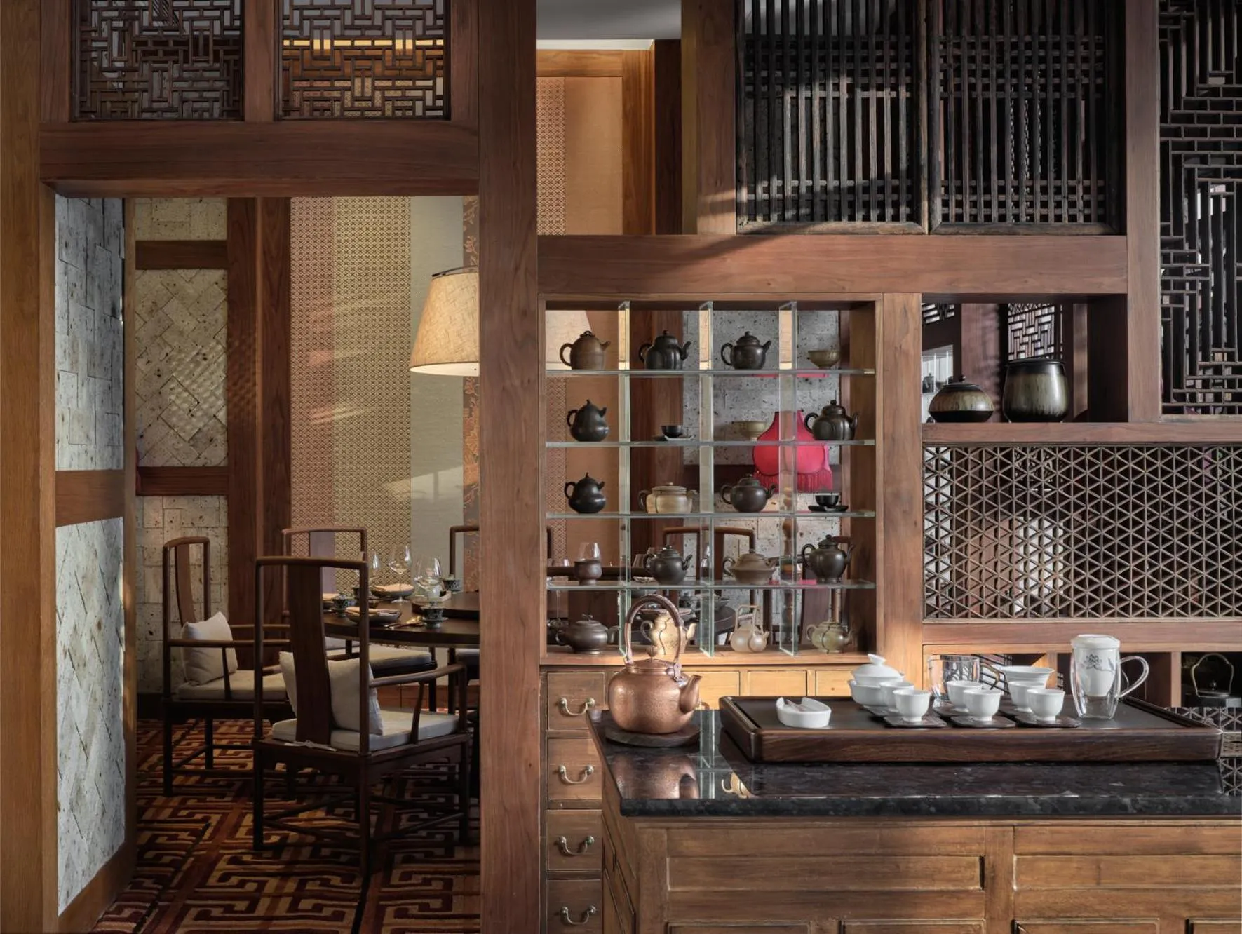 Restaurant/places to eat in Rosewood Guangzhou, enjoy free shuttle bus service between the hotel and the Canton Fair Complex during the Canton Fair