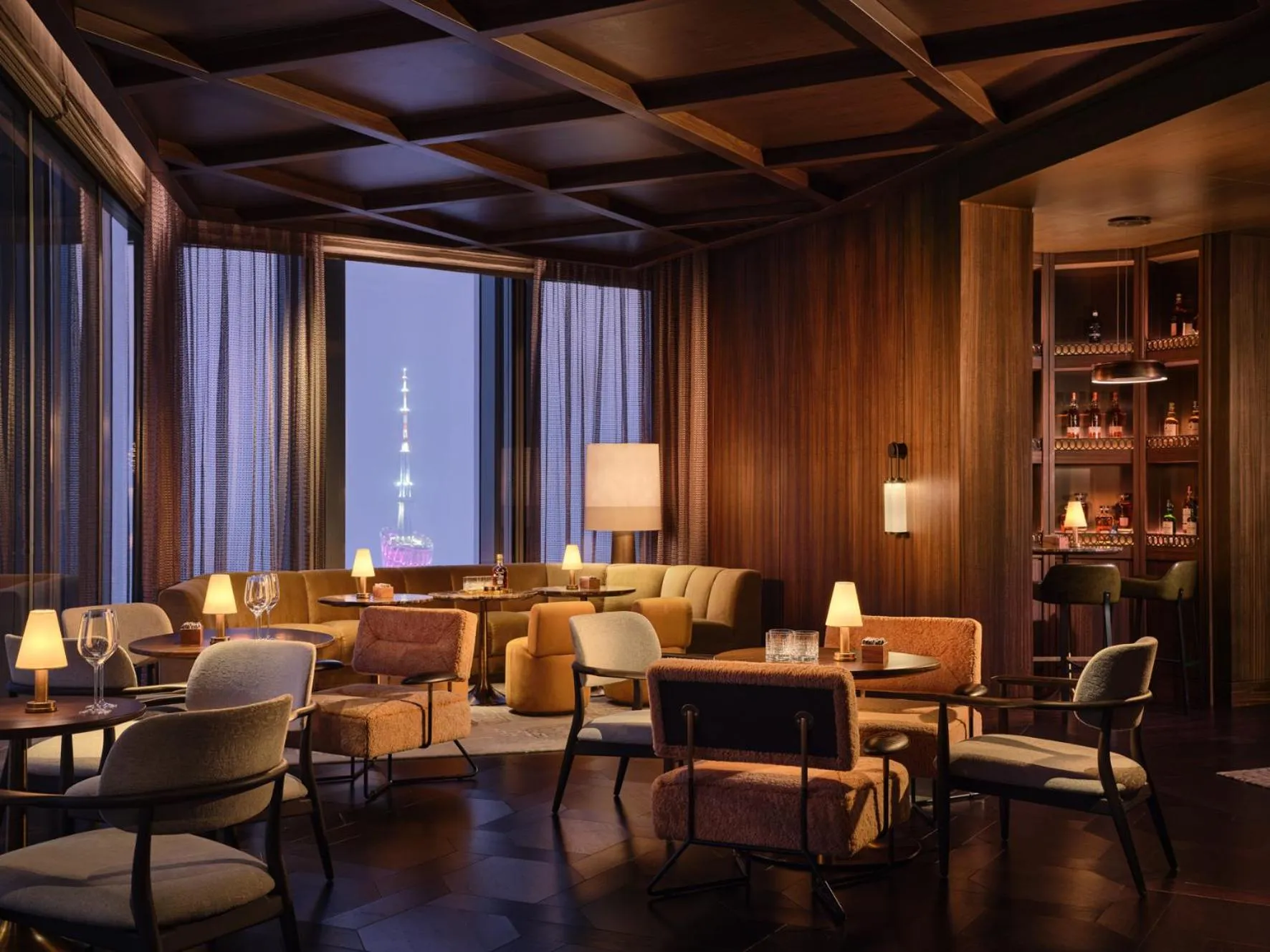 Restaurant/places to eat in Rosewood Guangzhou, enjoy free shuttle bus service between the hotel and the Canton Fair Complex during the Canton Fair