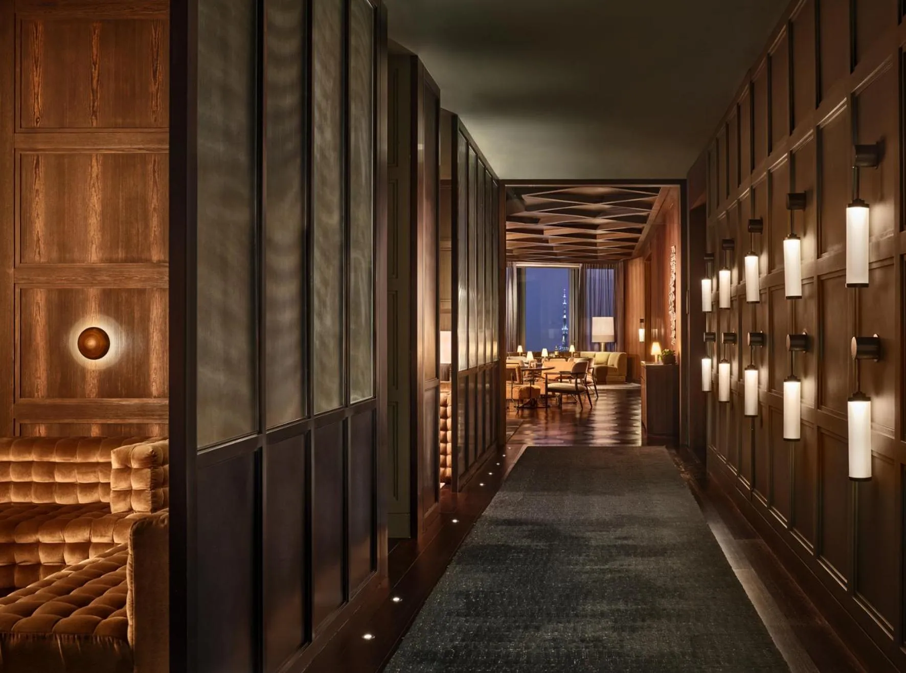 Restaurant/places to eat in Rosewood Guangzhou, enjoy free shuttle bus service between the hotel and the Canton Fair Complex during the Canton Fair