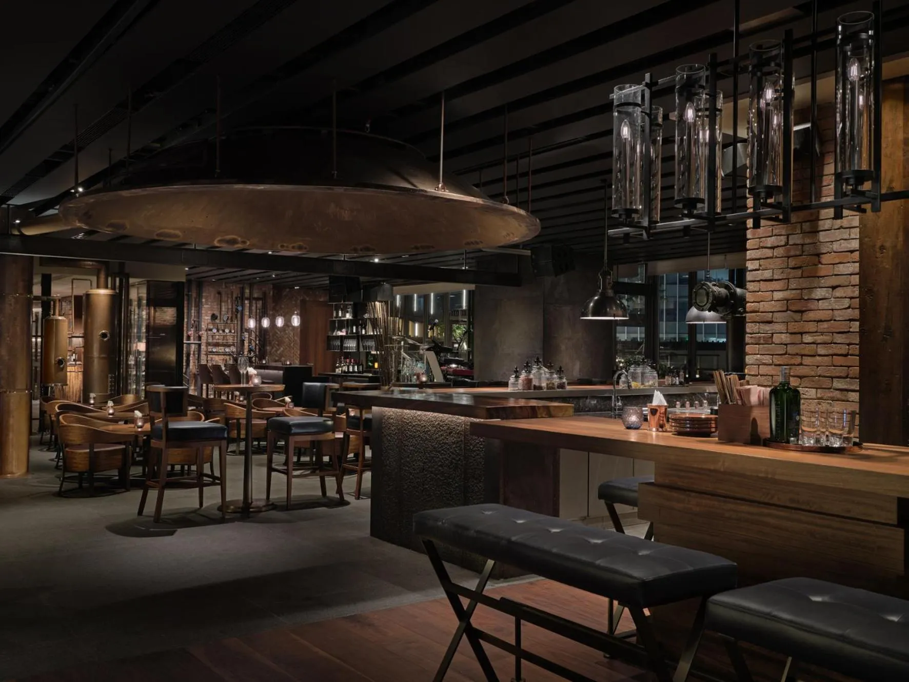 Restaurant/places to eat in Rosewood Guangzhou, enjoy free shuttle bus service between the hotel and the Canton Fair Complex during the Canton Fair