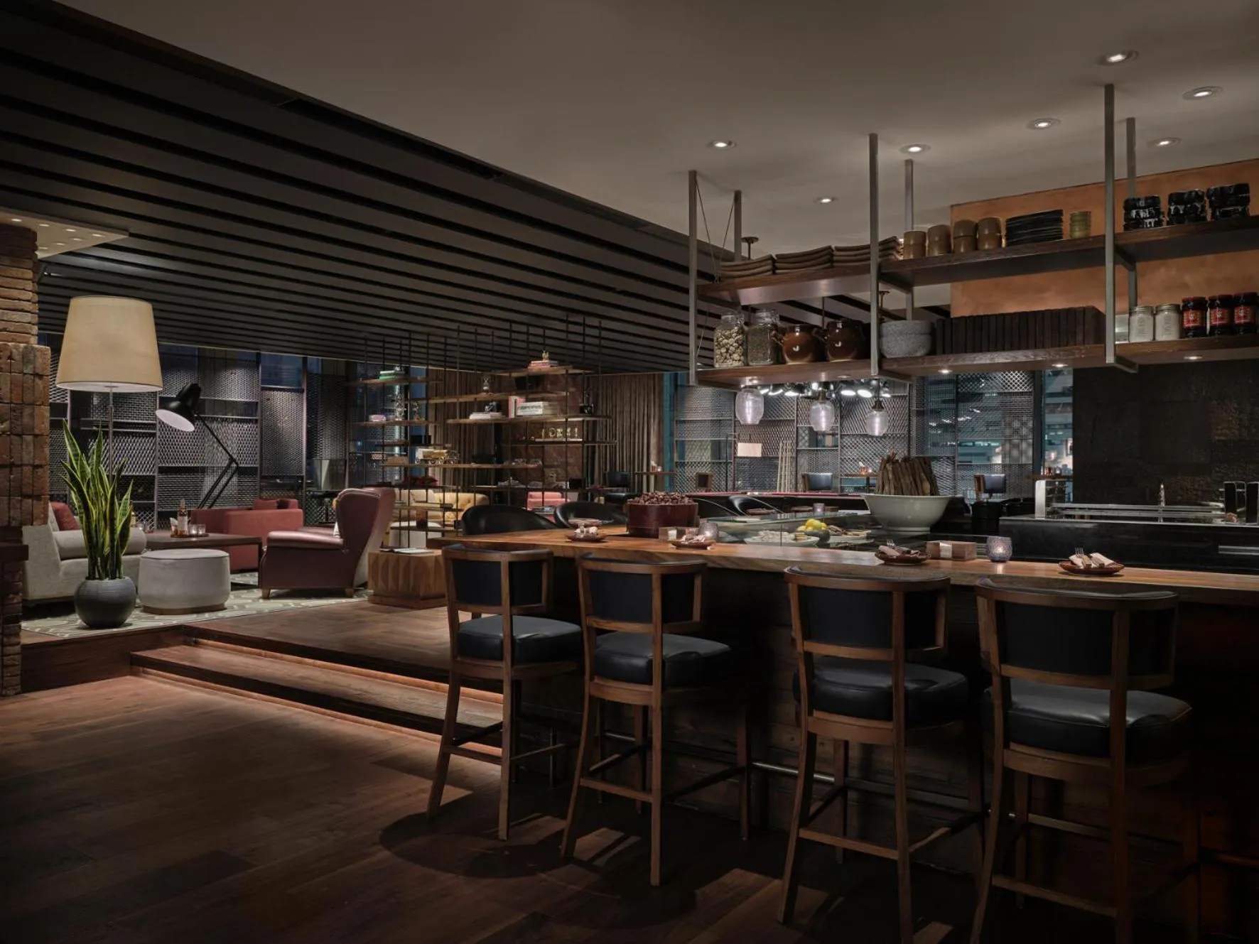 Restaurant/places to eat in Rosewood Guangzhou, enjoy free shuttle bus service between the hotel and the Canton Fair Complex during the Canton Fair