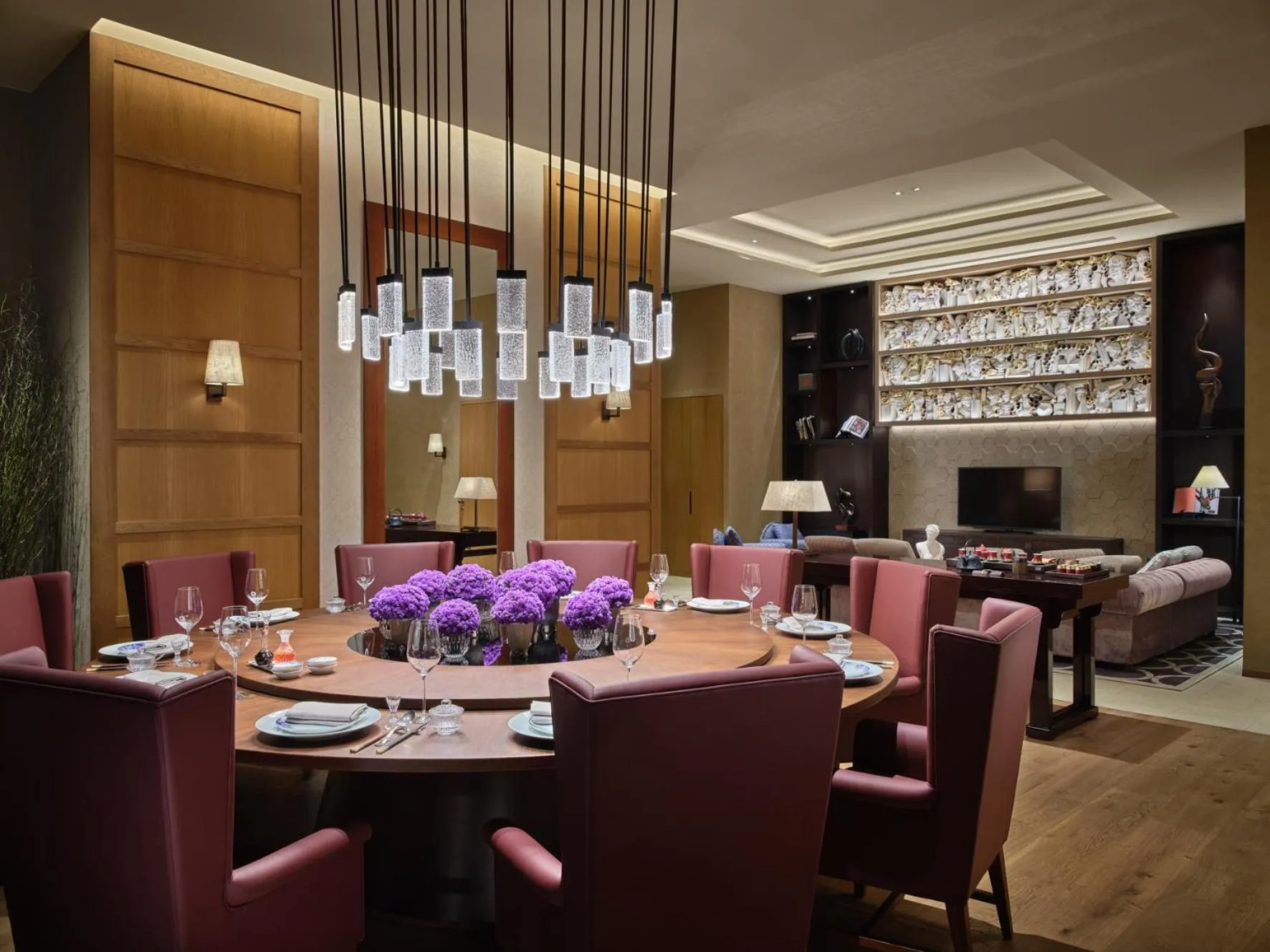 Restaurant/places to eat in Rosewood Guangzhou, enjoy free shuttle bus service between the hotel and the Canton Fair Complex during the Canton Fair