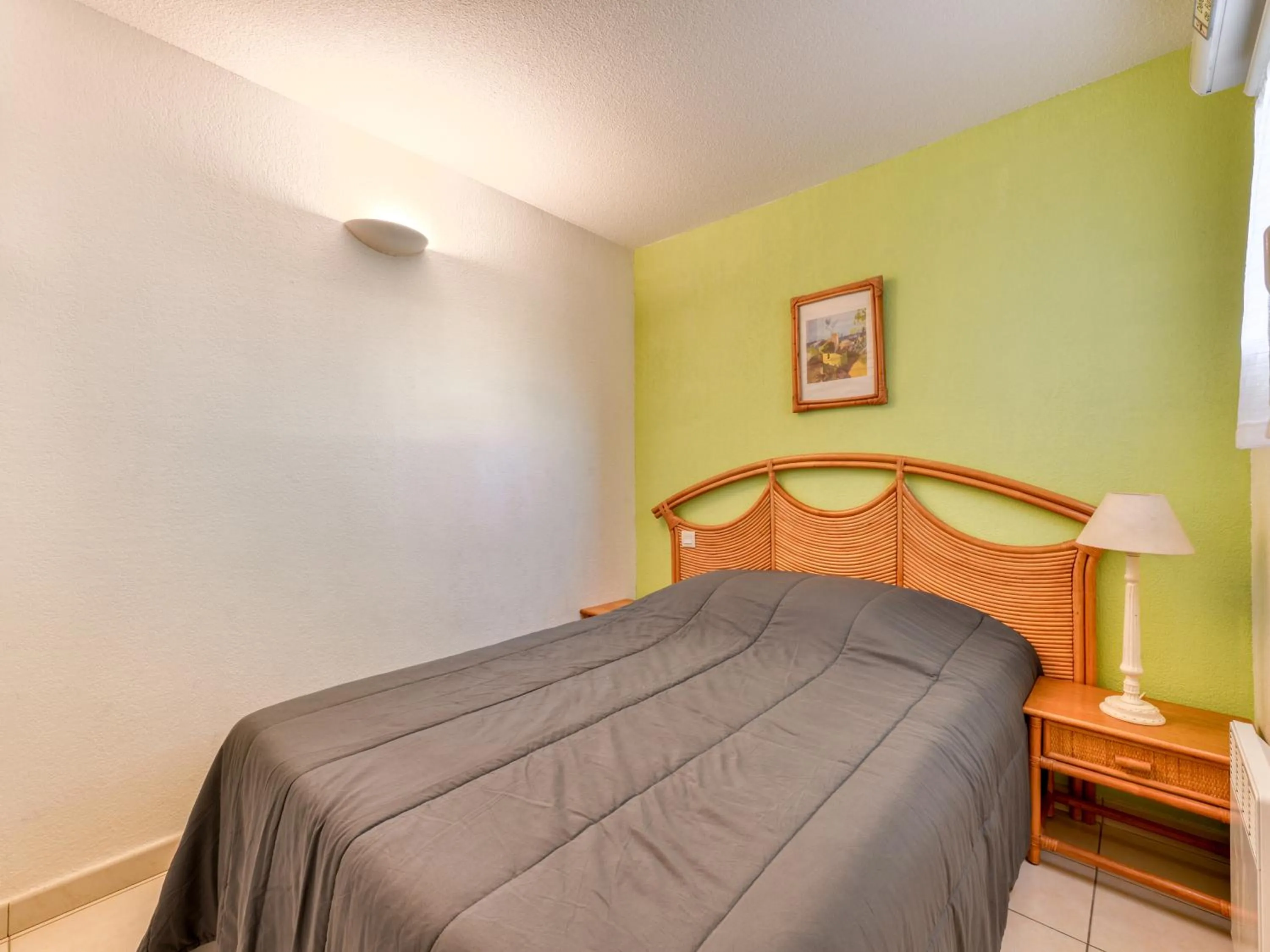 Bedroom, Bed in Vacancéole - Résidence Alizéa Beach