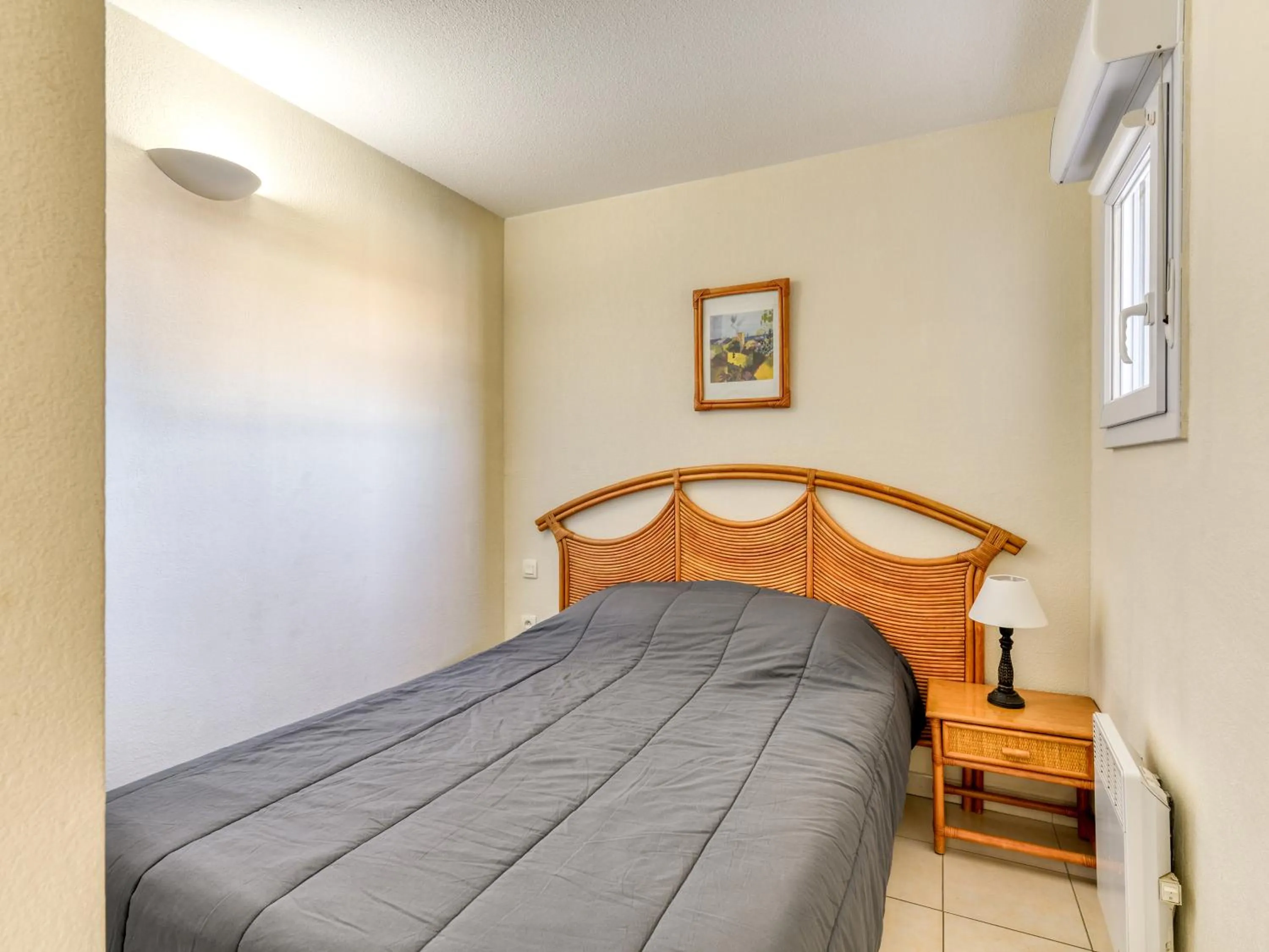 Bedroom, Bed in Vacancéole - Résidence Alizéa Beach