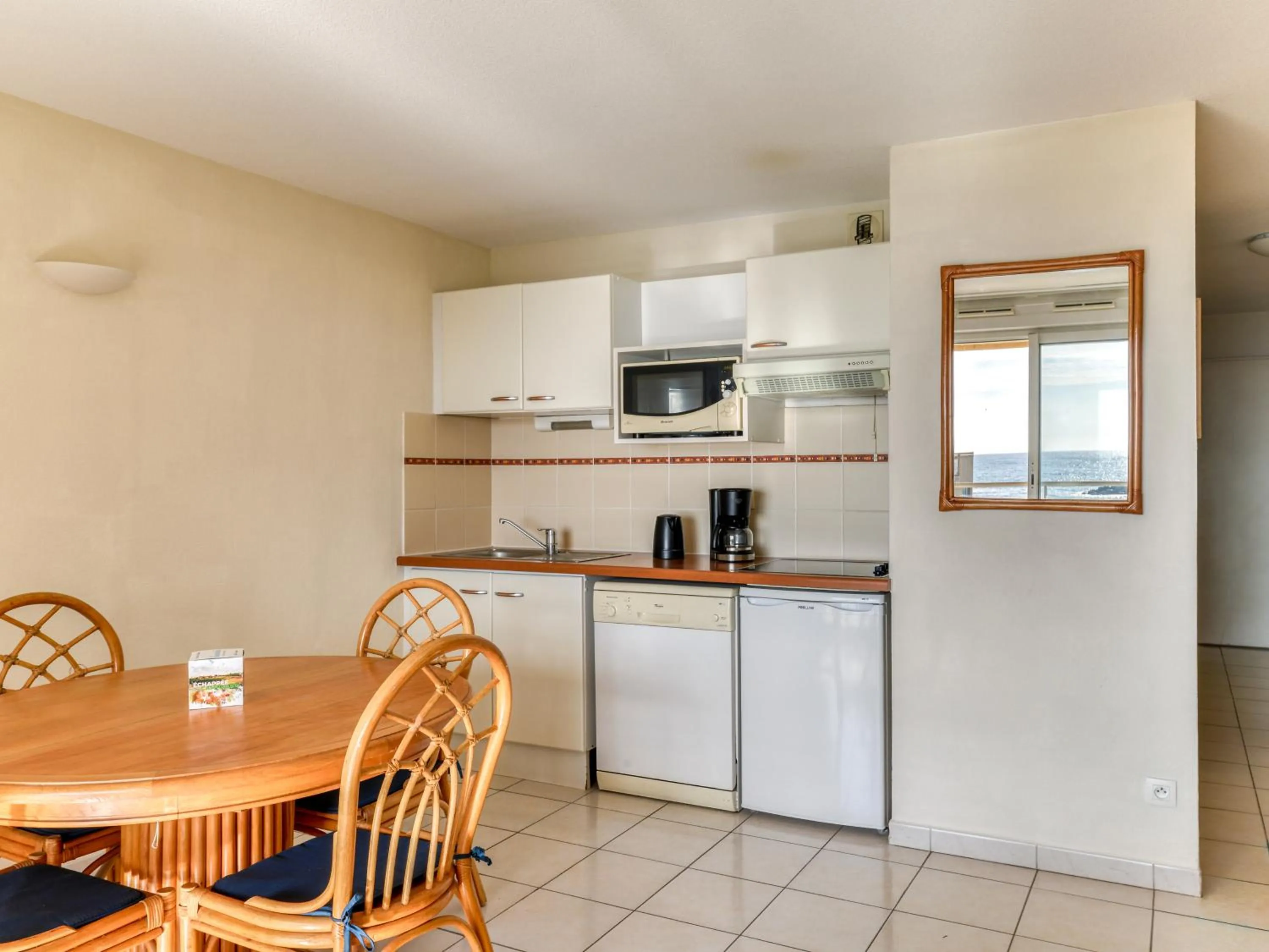 kitchen in Vacancéole - Résidence Alizéa Beach