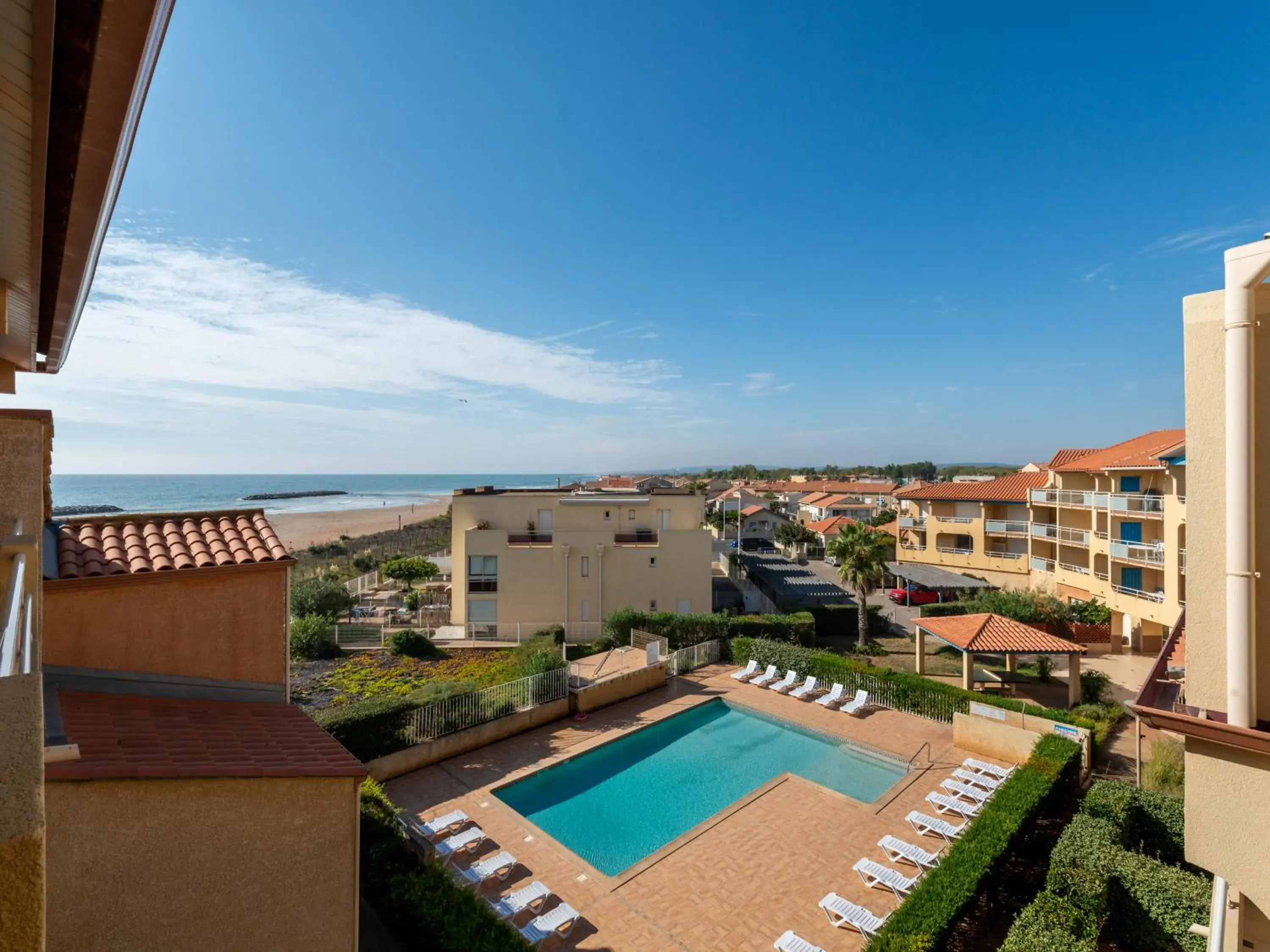 Swimming pool in Vacancéole - Résidence Alizéa Beach Swimming pool in Vacancéole - Résidence Alizéa Beach