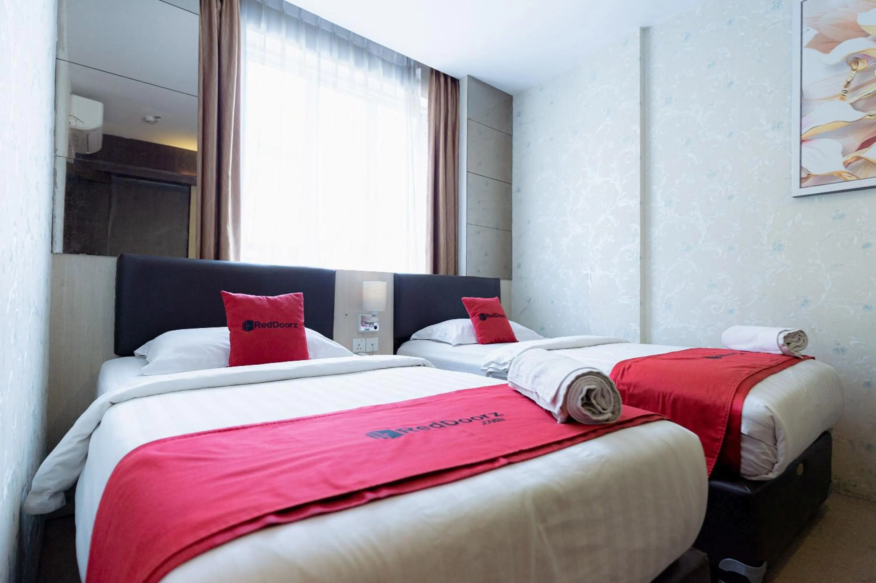 Twin Room in Lucky Star Hotel Near Harbour Bay Batam