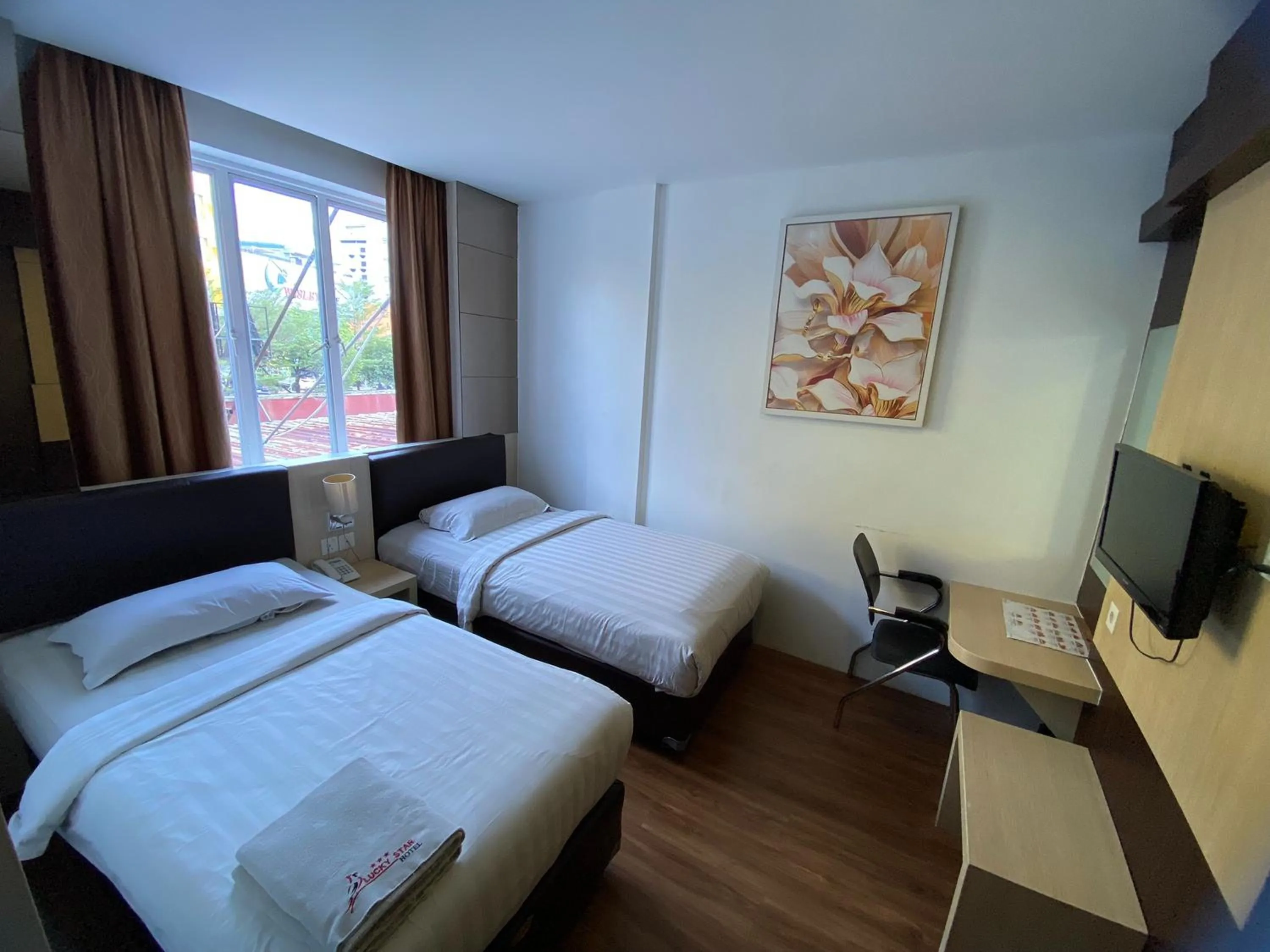 Bed in Lucky Star Hotel Near Harbour Bay Batam