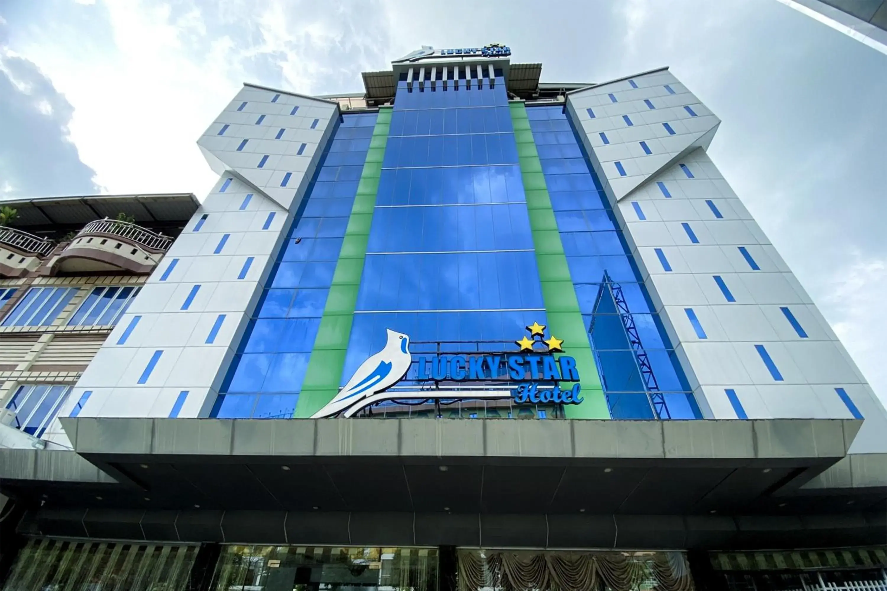 Lucky Star Hotel Near Harbour Bay Batam Lucky Star Hotel Near Harbour Bay Batam