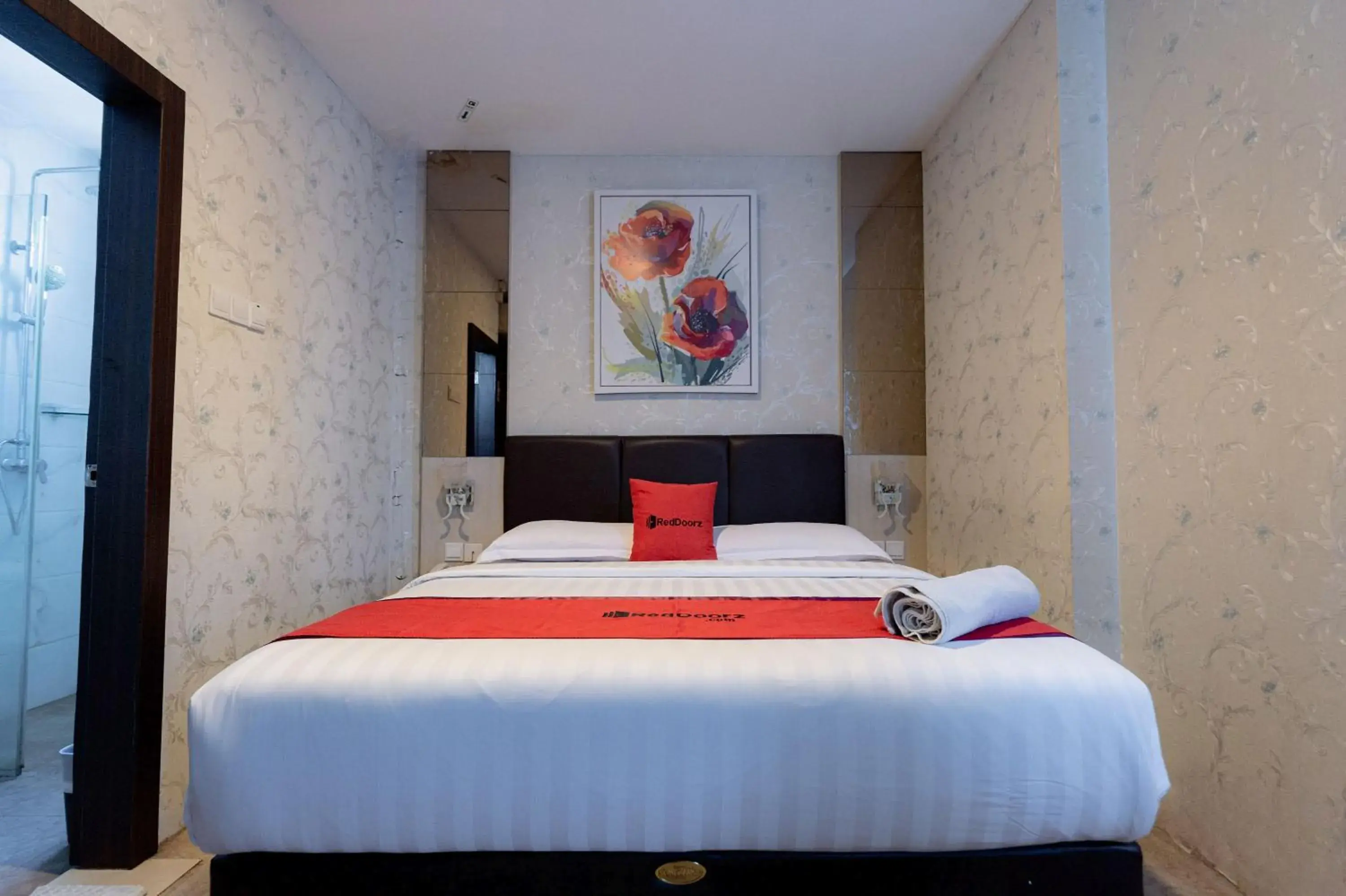 Double Room in RedDoorz Premium near Grand Batam Mall Double Room in RedDoorz Premium near Grand Batam Mall