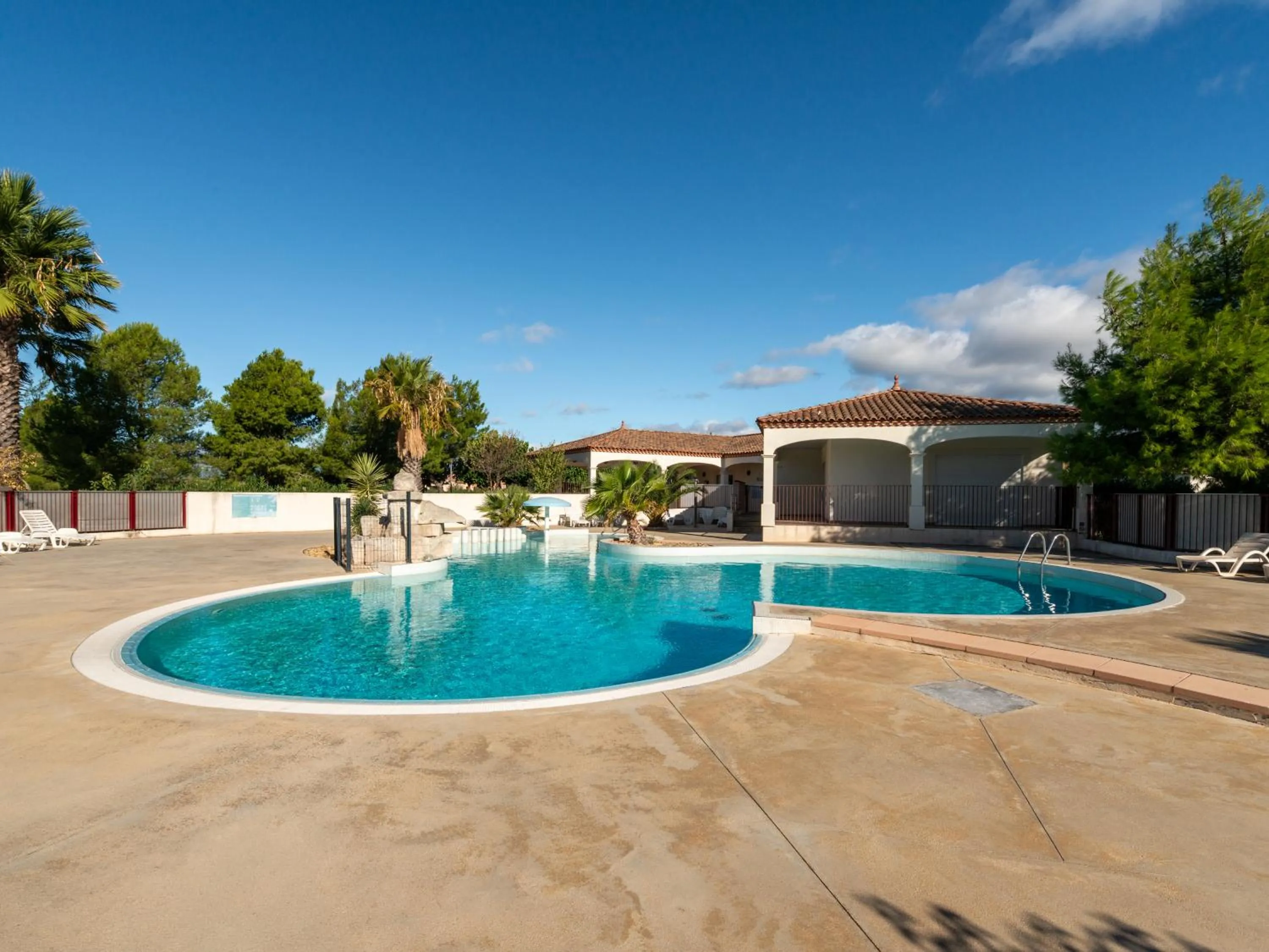 Swimming pool in Vacancéole - Port Minervois, Les Hauts du Lac