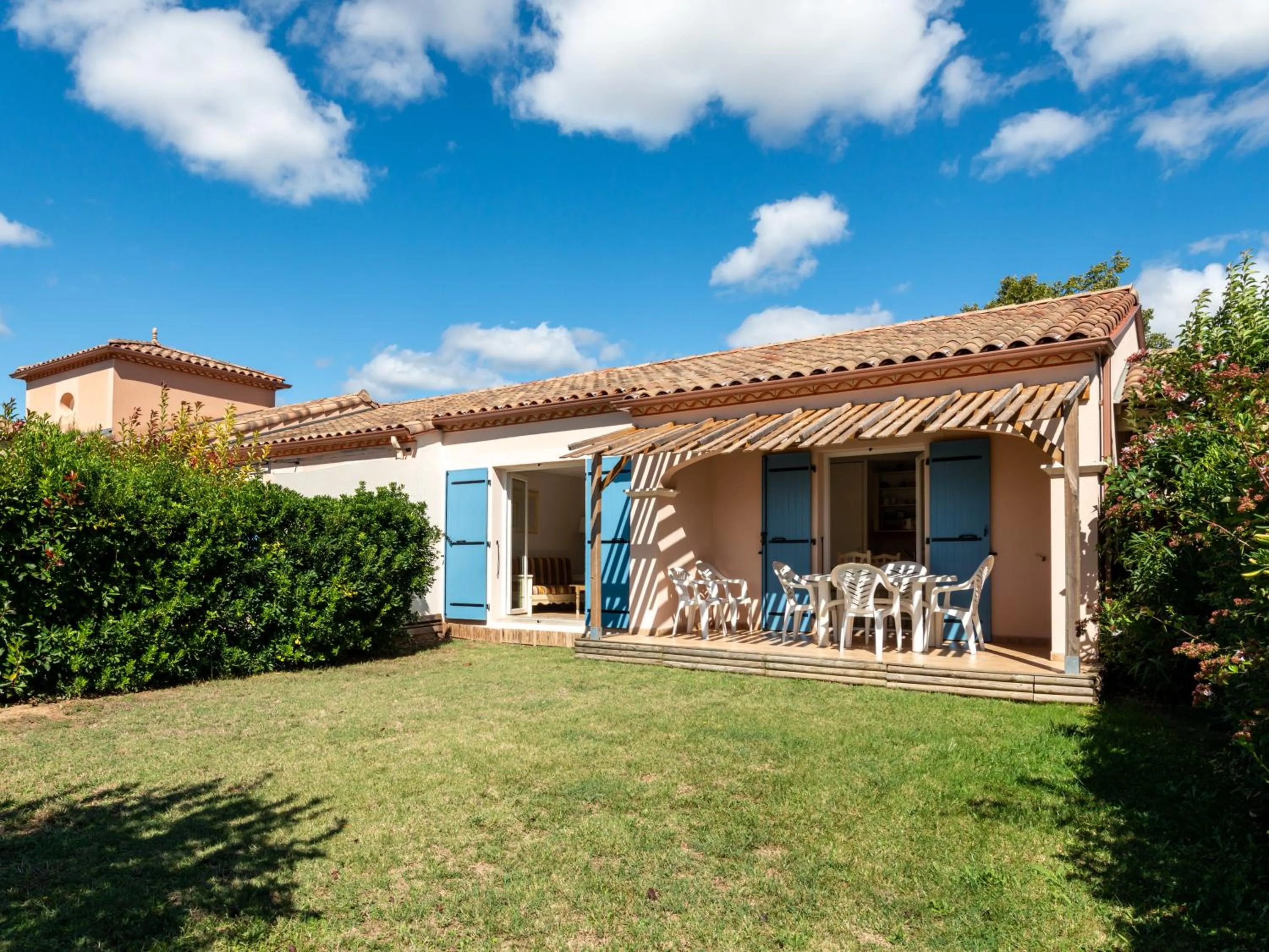 Patio in Vacancéole - Port Minervois, Les Hauts du Lac