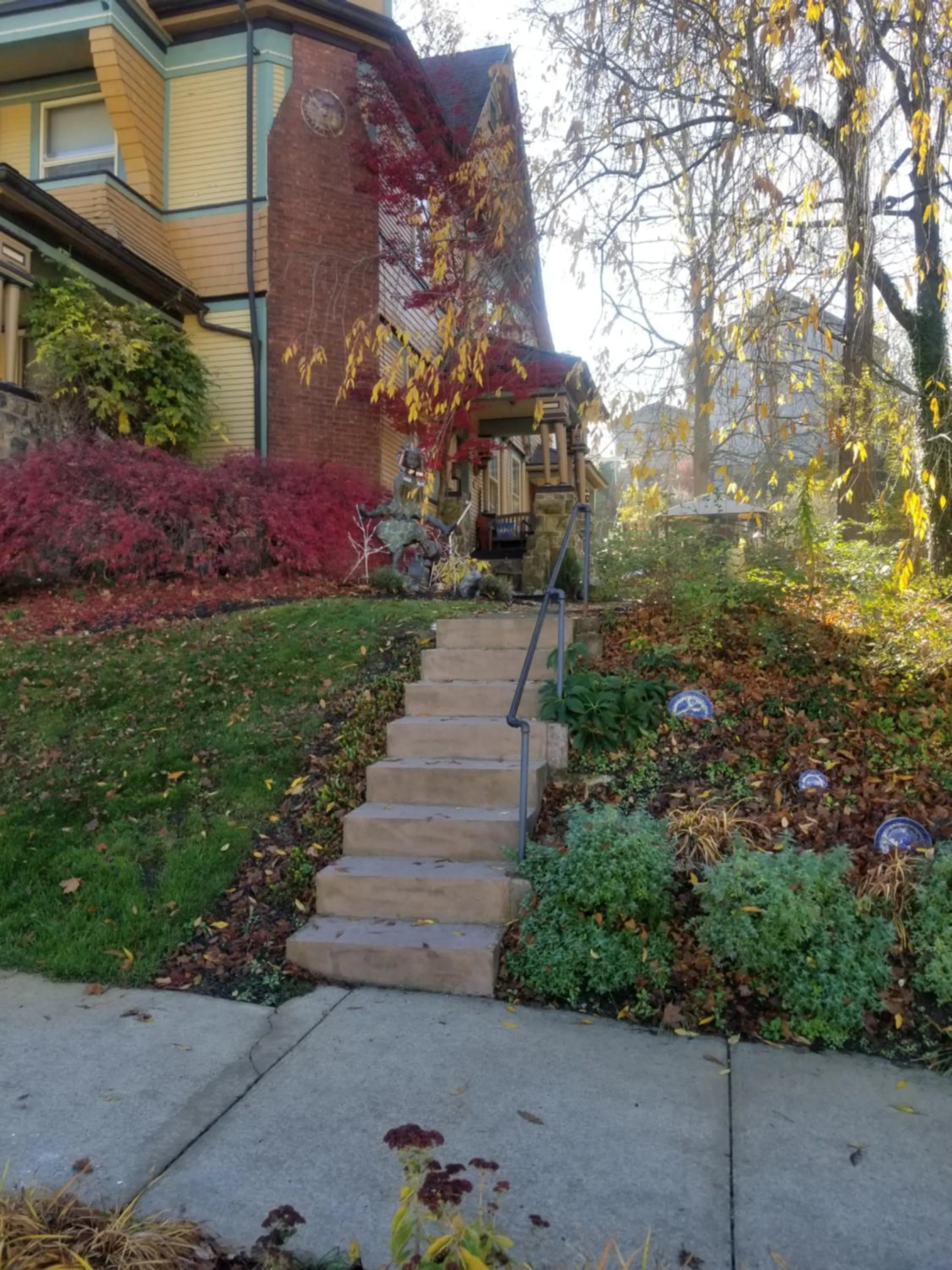 The Queen, A Victorian Bed & Breakfast