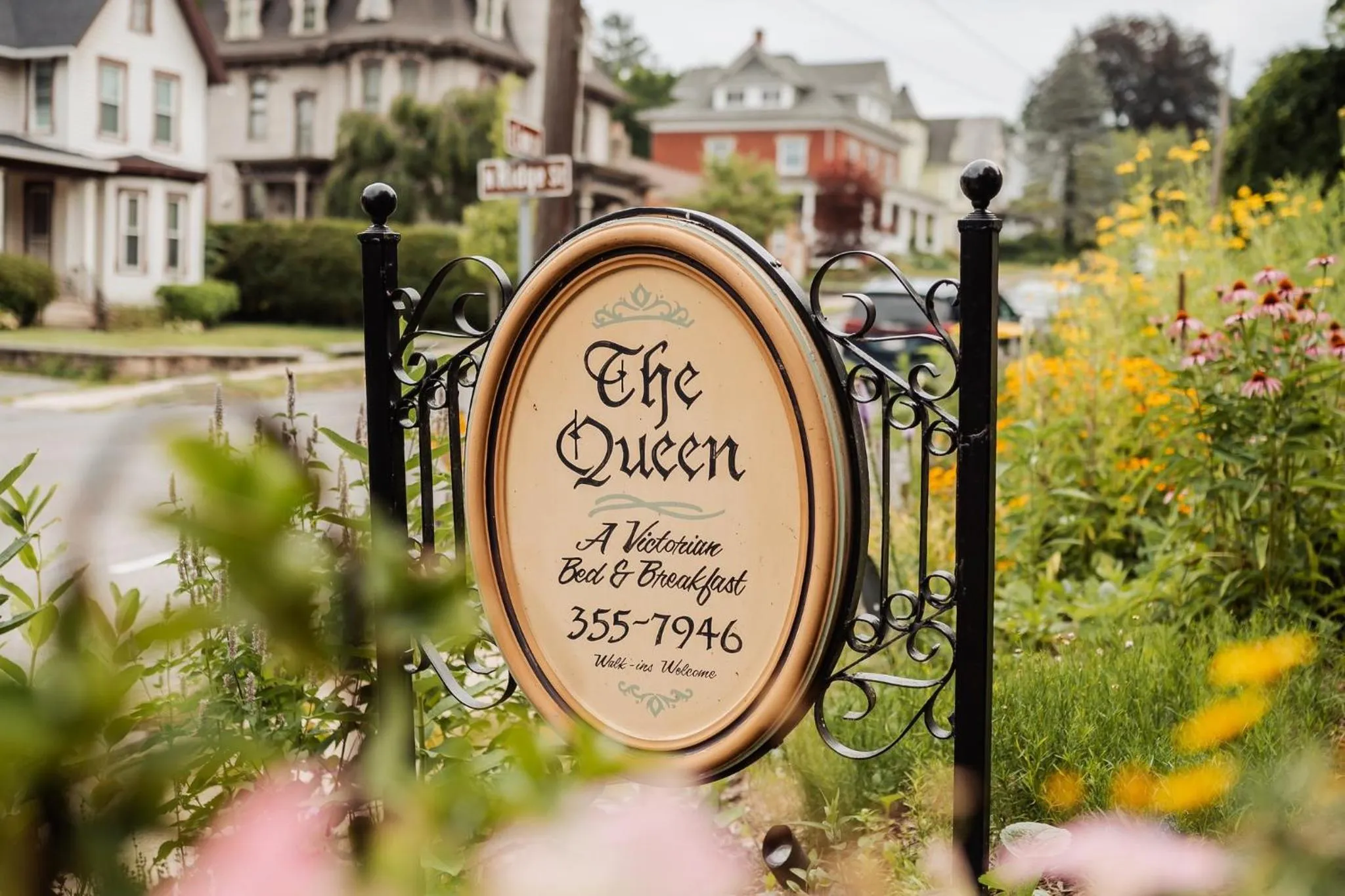 Spring in The Queen, A Victorian Bed & Breakfast
