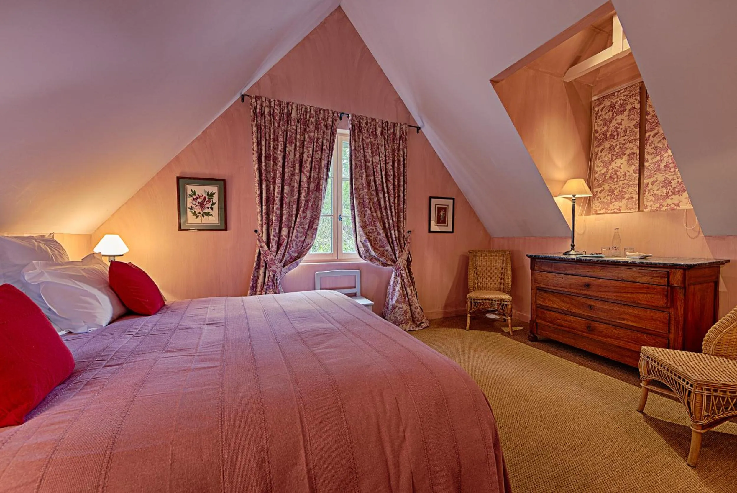 Photo of the whole room, Bed in Château De La Bourdaisière
