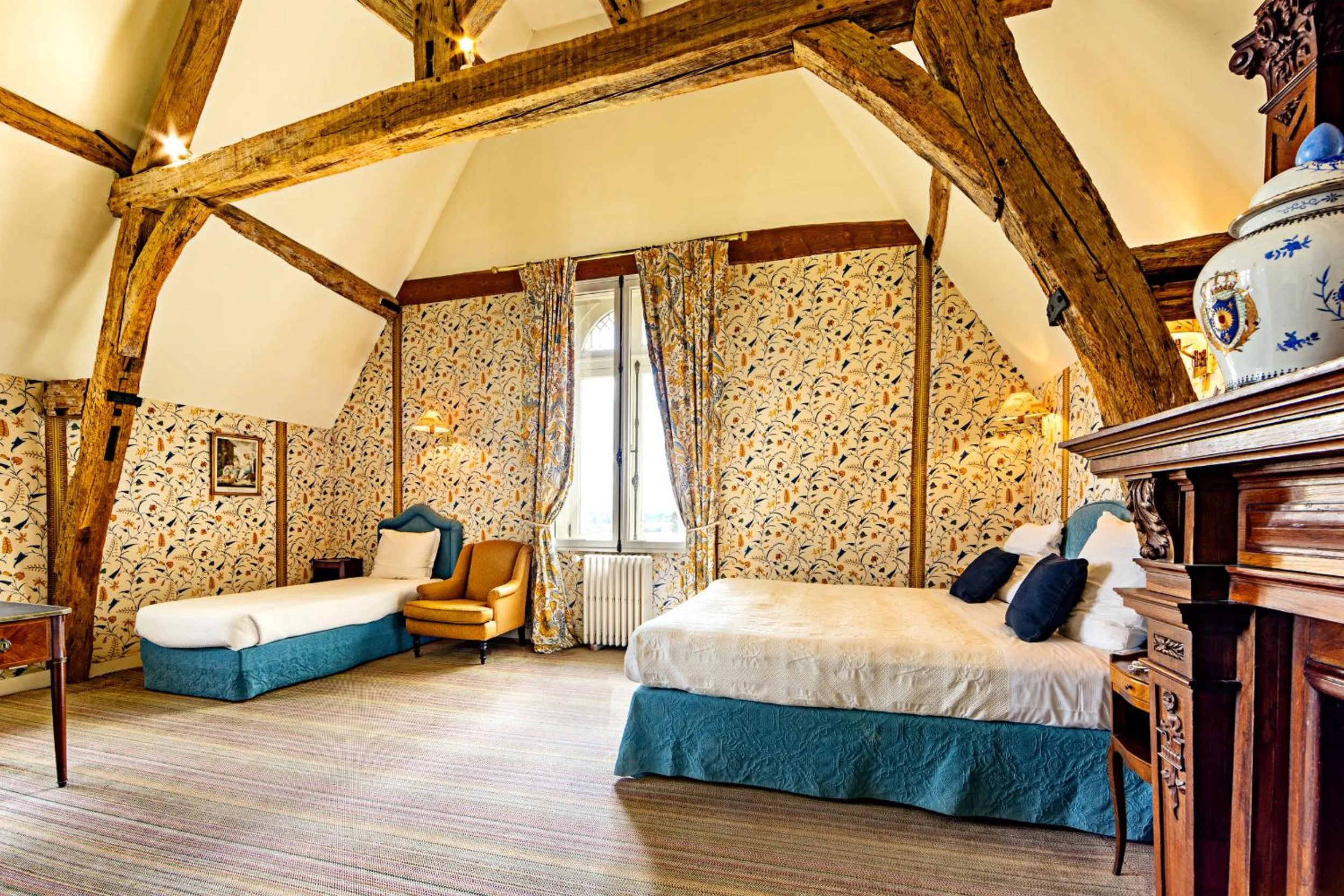 Photo of the whole room, Bed in Château De La Bourdaisière
