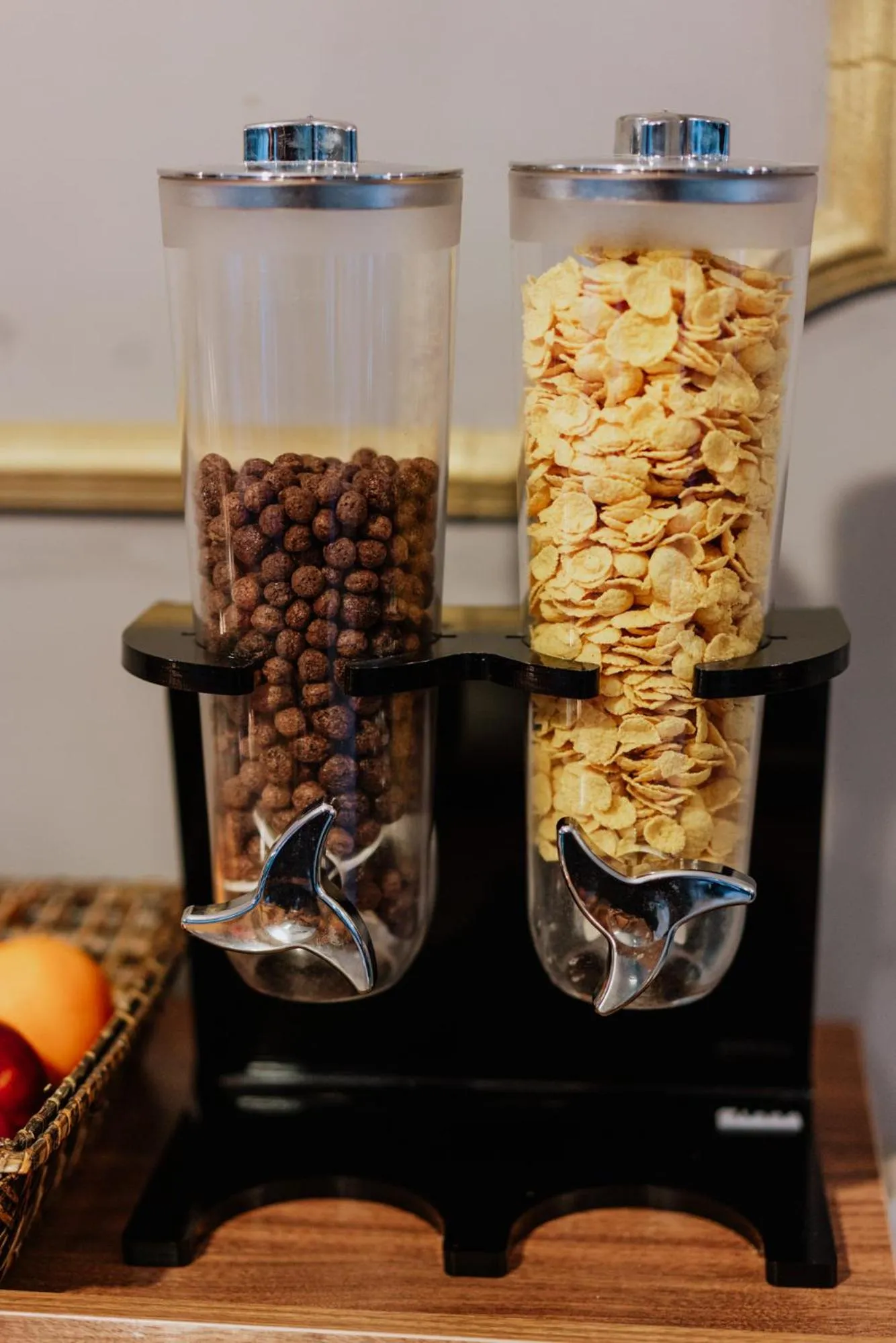 Buffet breakfast in Taşhan Hotel