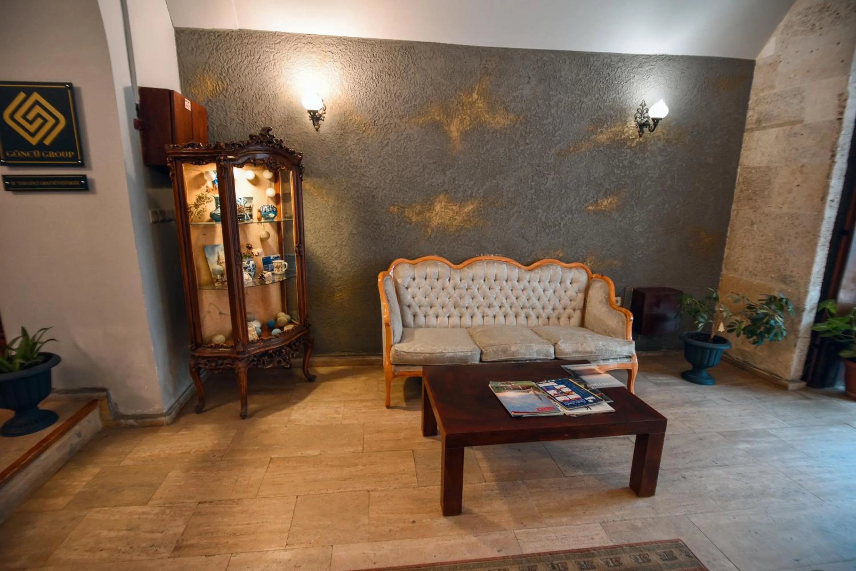 Lobby or reception in Taşhan Hotel