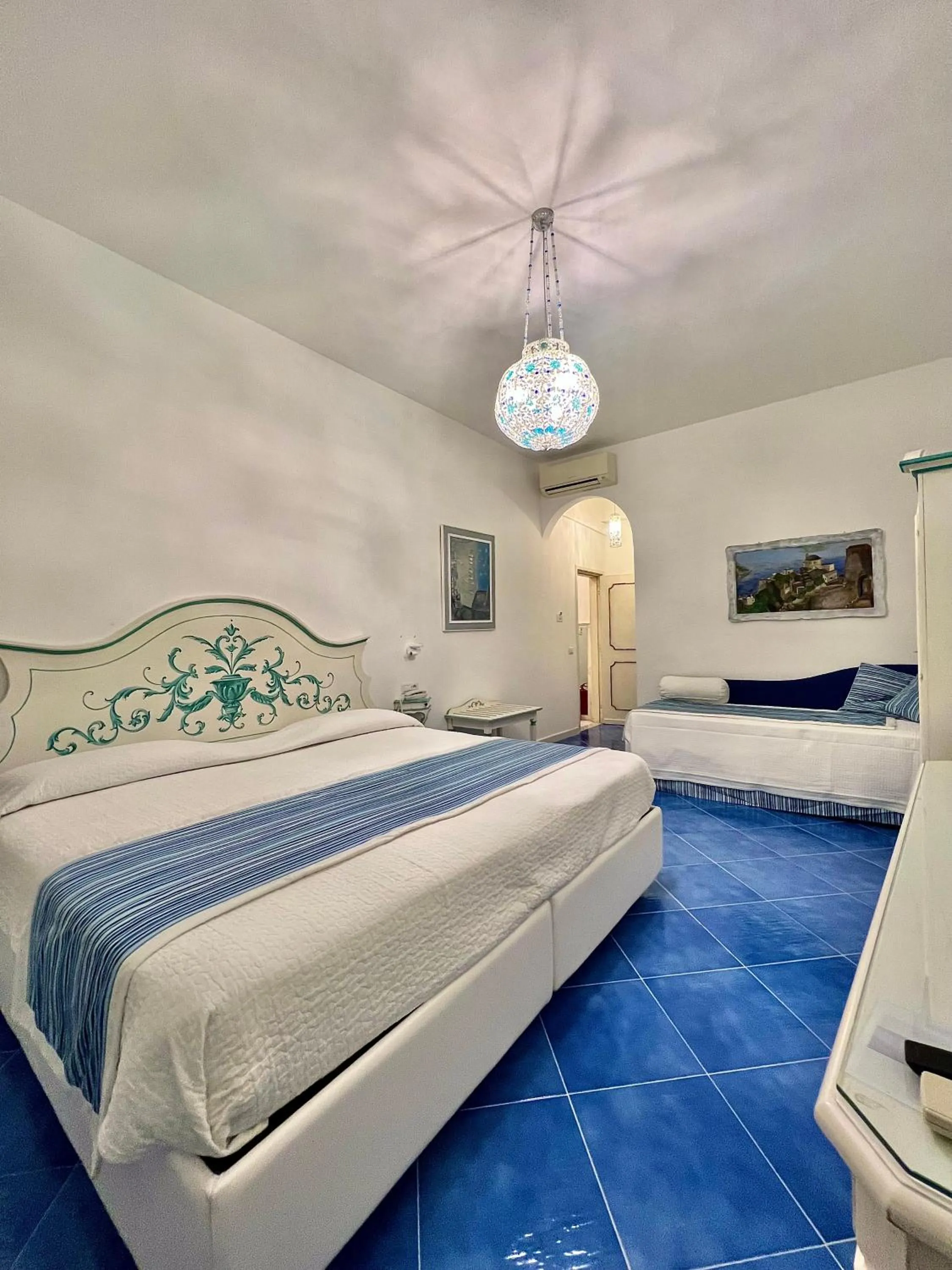 Bedroom, Bed in Hotel Villa Delle Palme in Positano