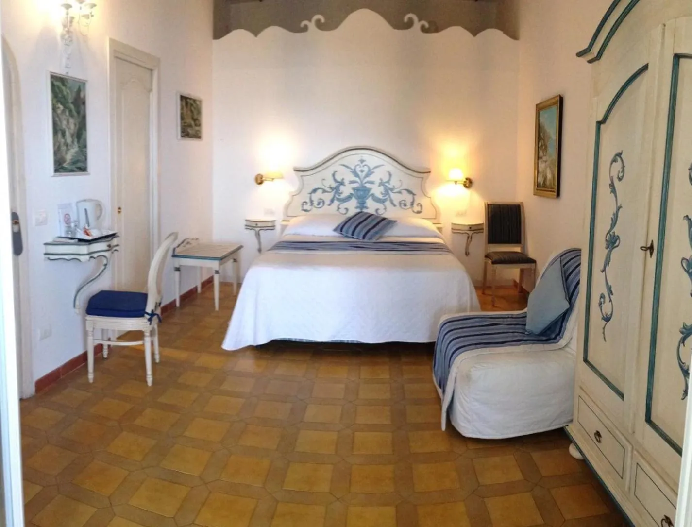 Photo of the whole room, Bed in Hotel Villa Delle Palme in Positano