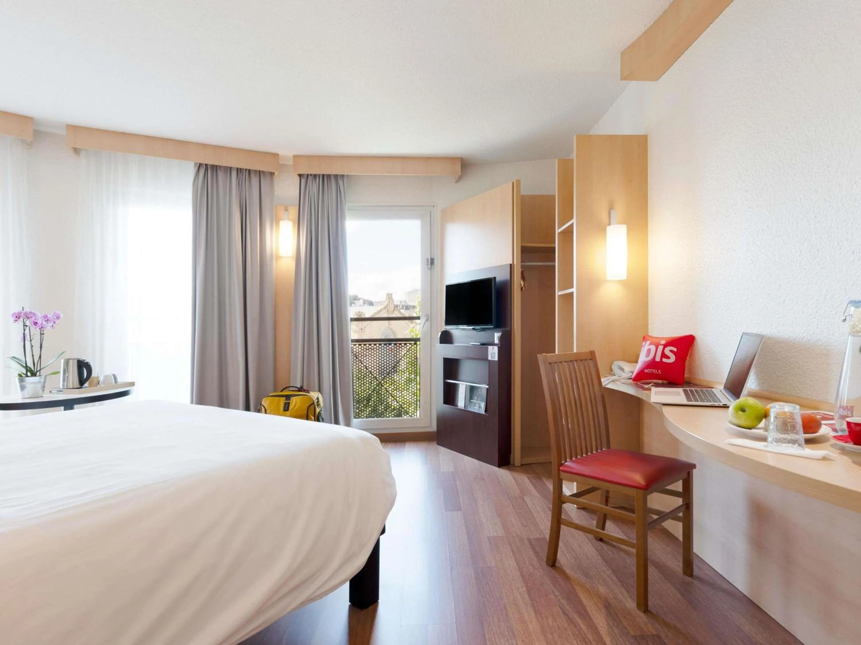 Bedroom, Bed in ibis Nancy Centre Gare et Congres