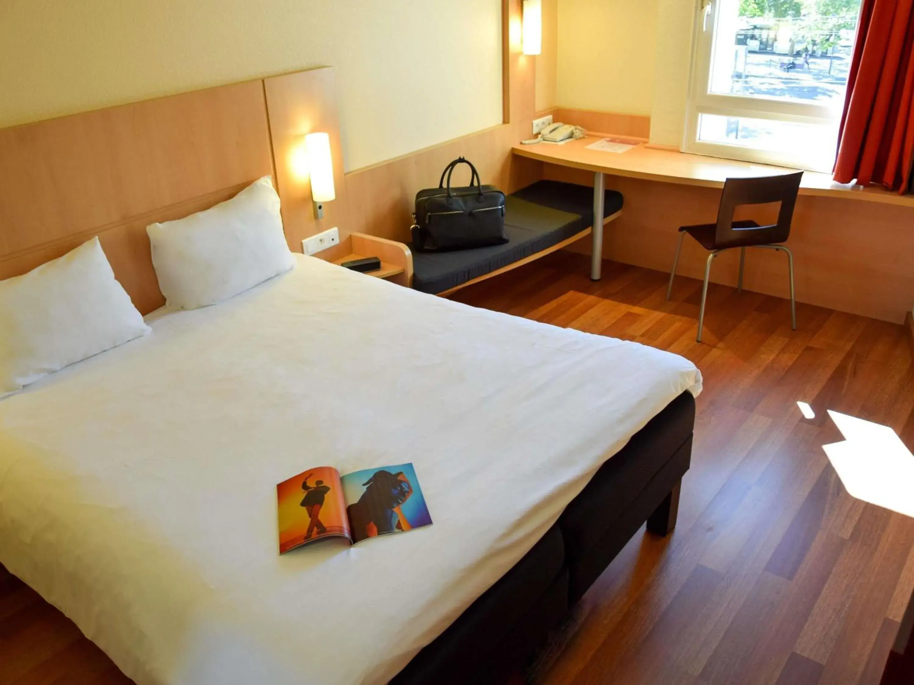 Bedroom, Bed in ibis Nancy Centre Gare et Congres Bedroom, Bed in ibis Nancy Centre Gare et Congres