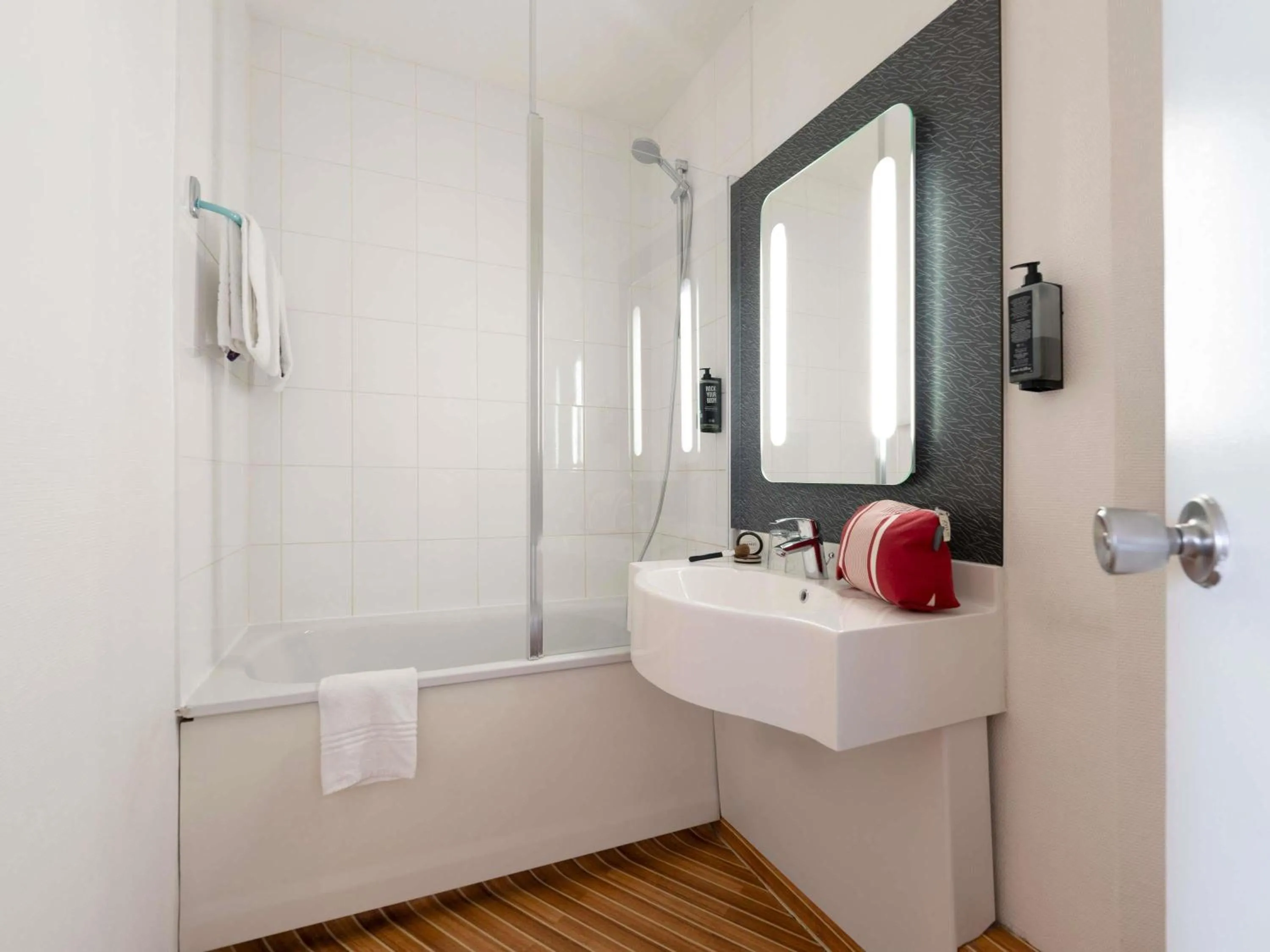 Bedroom in ibis Nancy Centre Gare et Congres