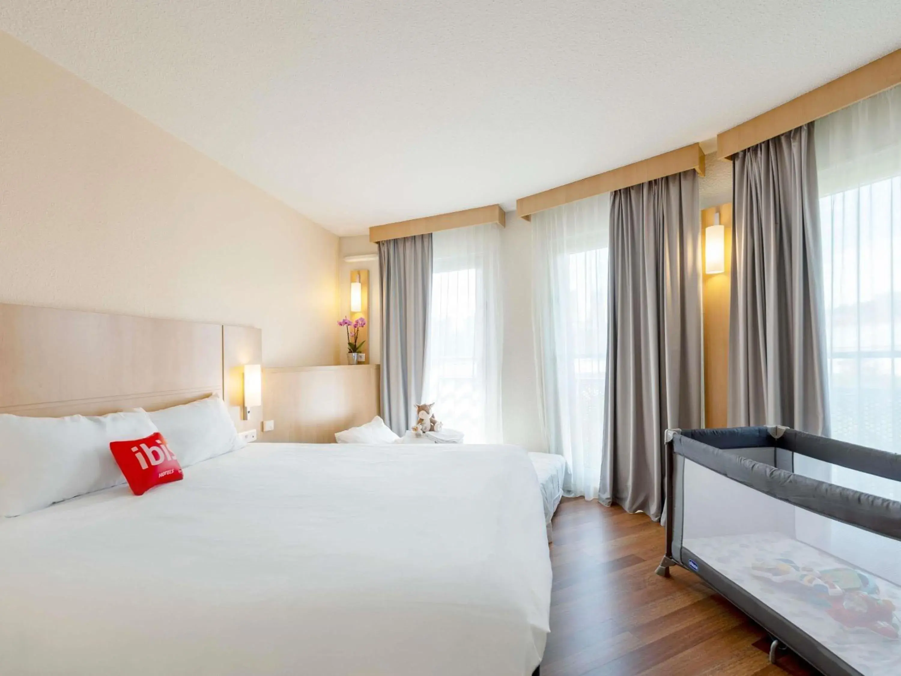 Bedroom, Bed in ibis Nancy Centre Gare et Congres Bedroom, Bed in ibis Nancy Centre Gare et Congres