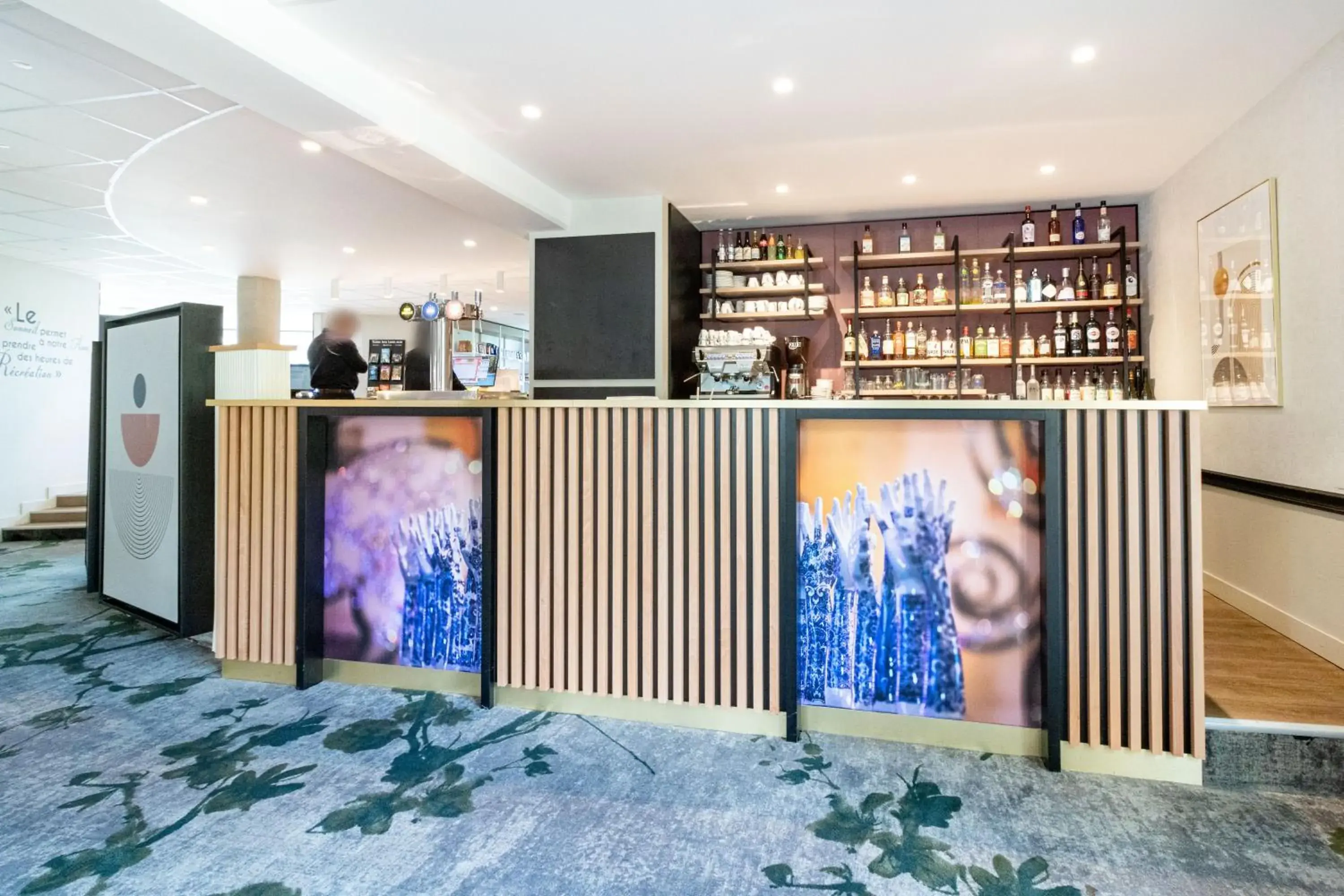 Lounge or bar in Brit Hotel Angers Parc Expo - L'Acropole Lounge or bar in Brit Hotel Angers Parc Expo - L'Acropole