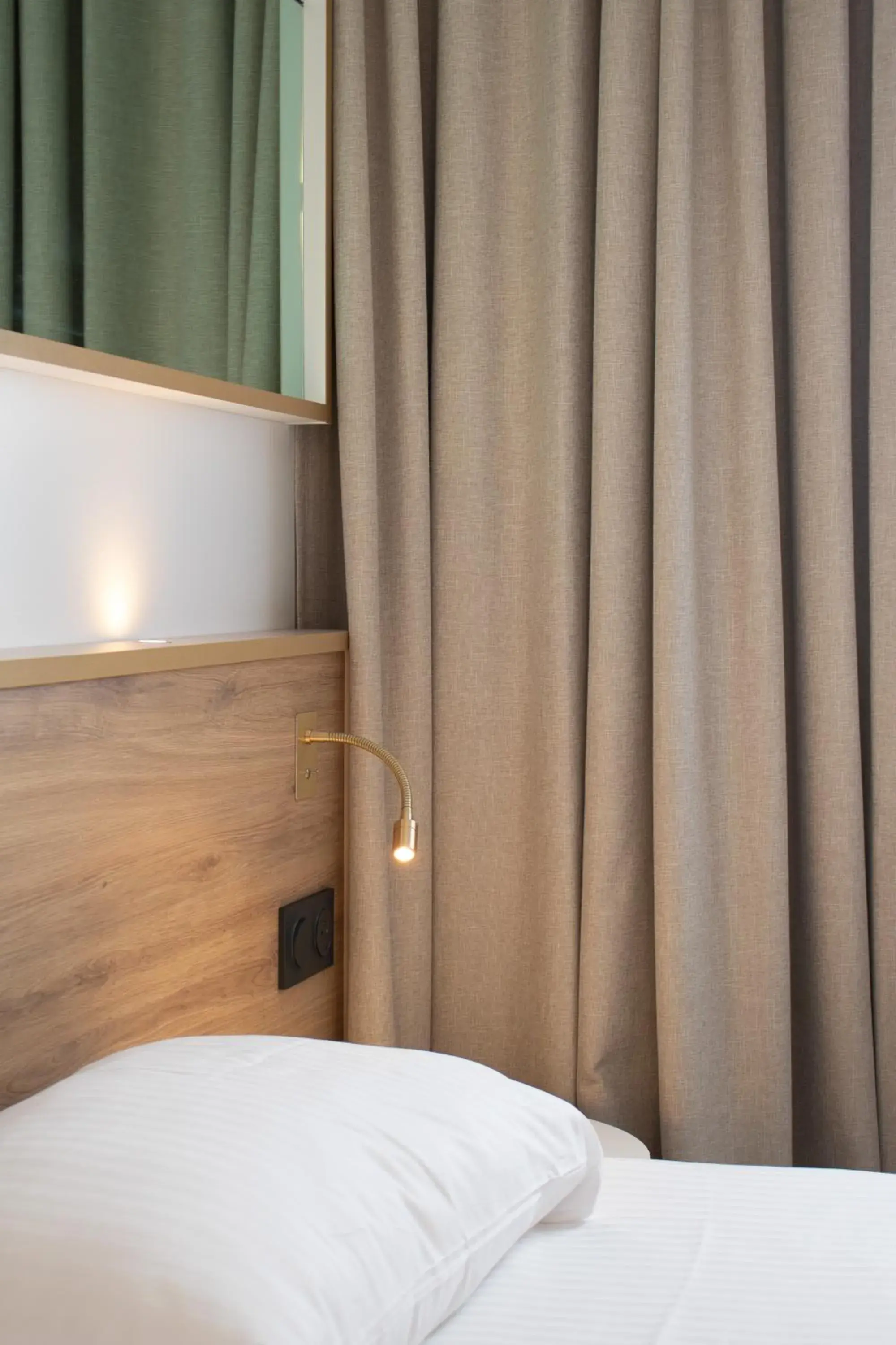 Bed in Brit Hotel Angers Parc Expo - L'Acropole Bed in Brit Hotel Angers Parc Expo - L'Acropole