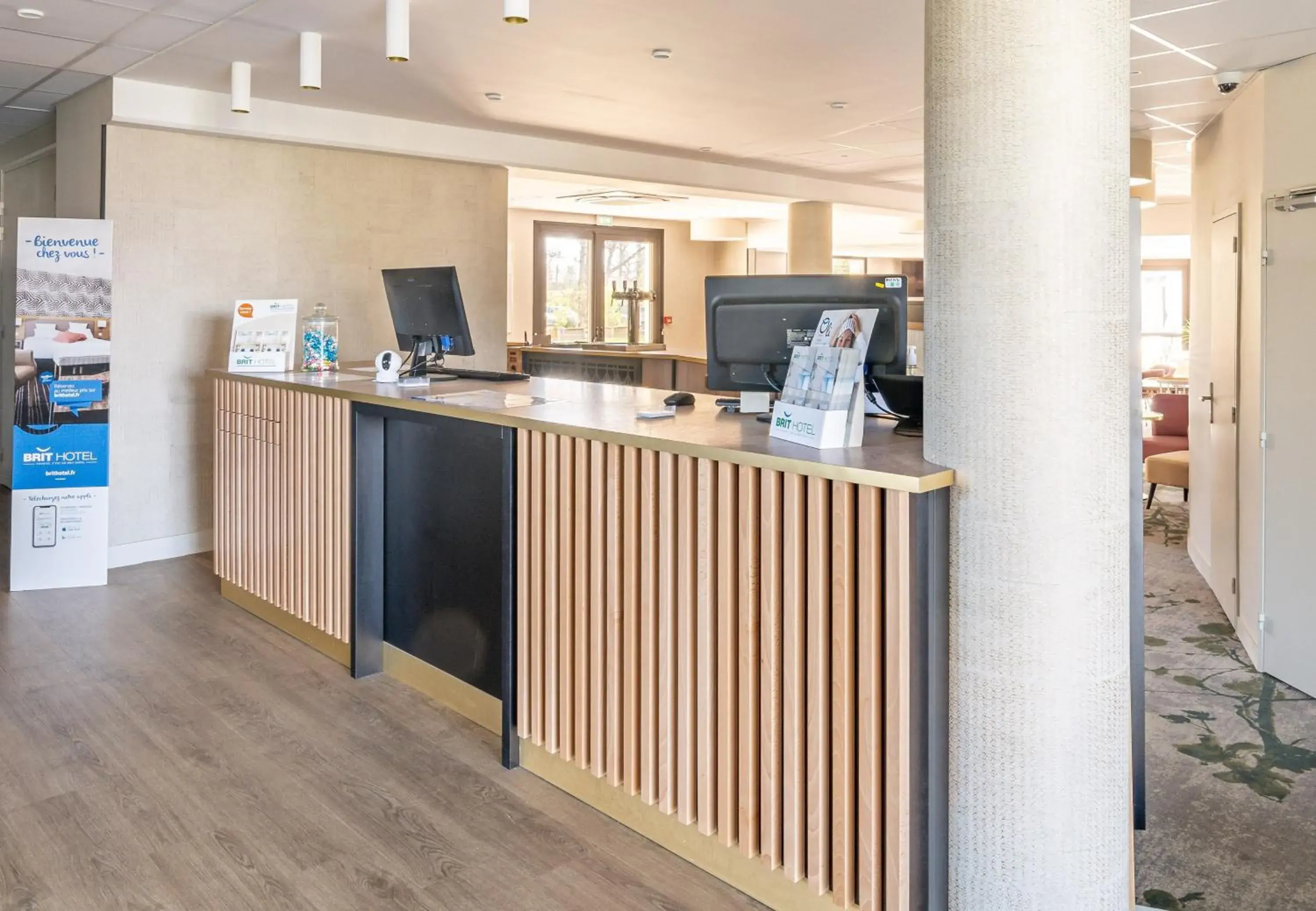 Lobby or reception in Brit Hotel Angers Parc Expo - L'Acropole Lobby or reception in Brit Hotel Angers Parc Expo - L'Acropole