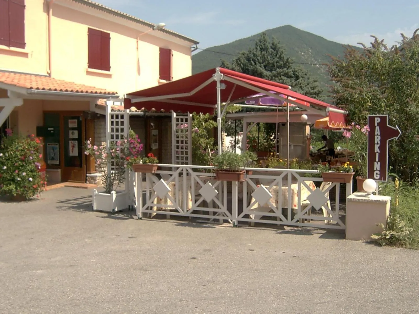 Restaurant/places to eat in Logis Hotel Le Relais du Serre