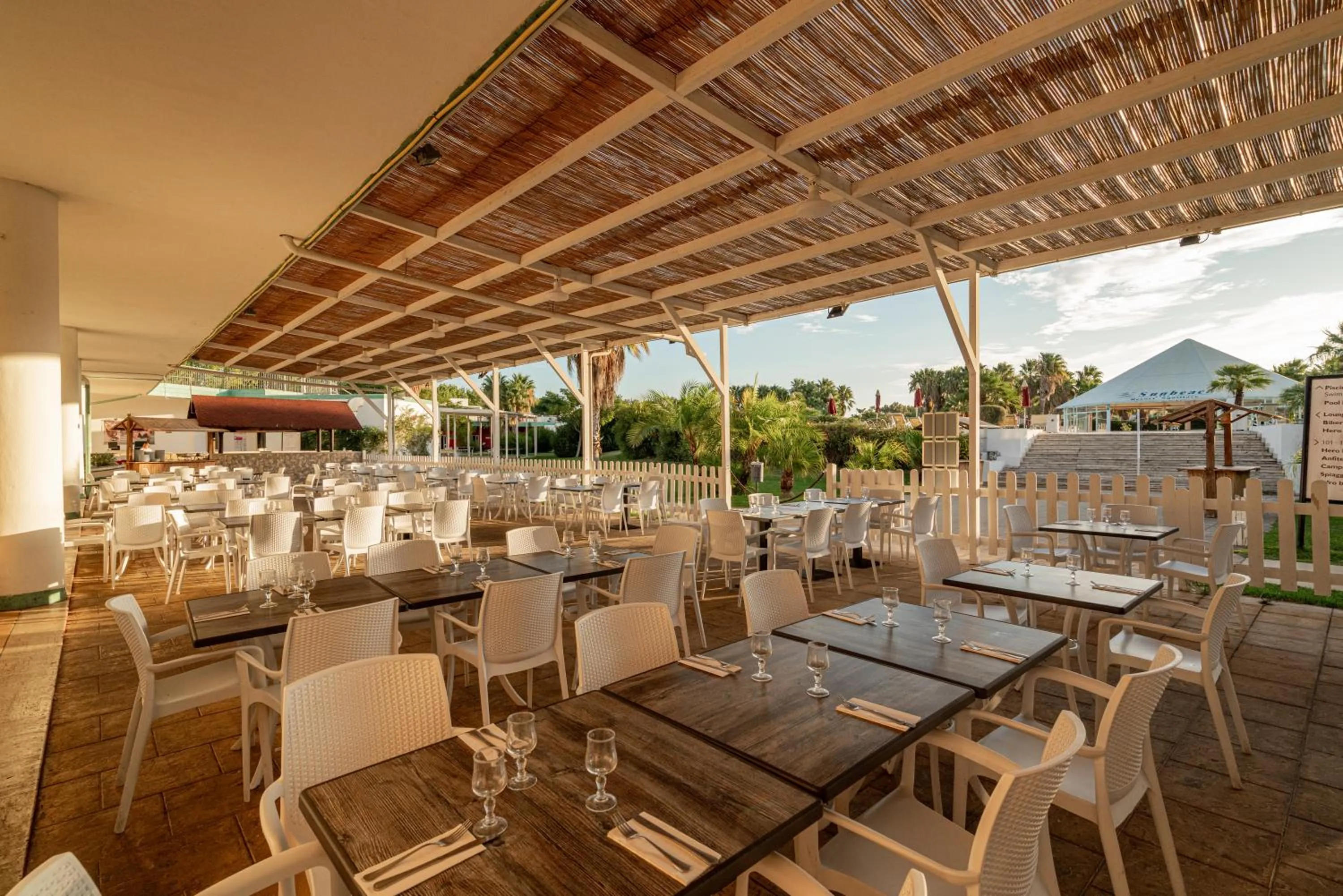 Restaurant/places to eat in Club Esse Sunbeach