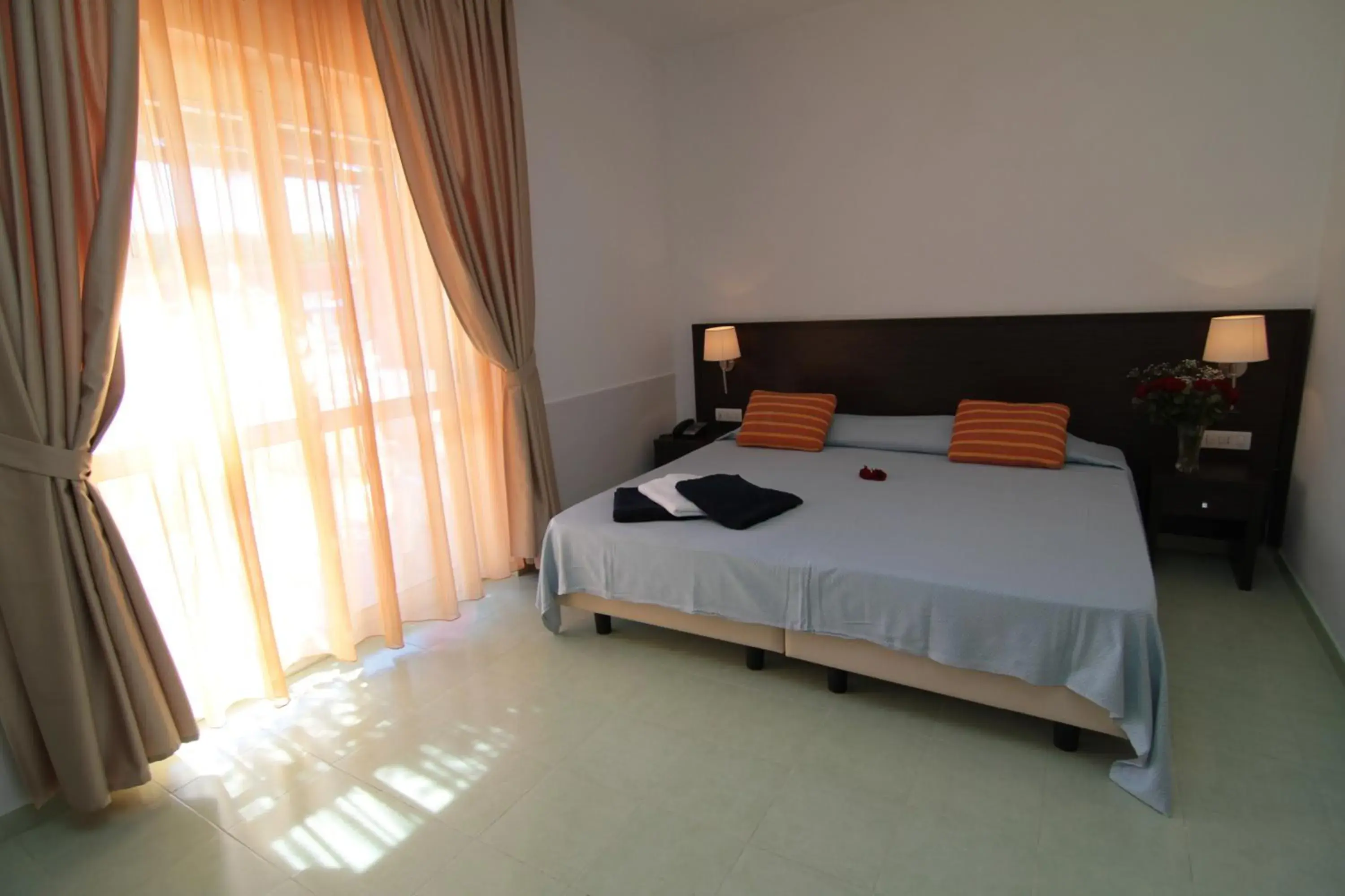 Photo of the whole room, Bed in Club Esse Sunbeach Photo of the whole room, Bed in Club Esse Sunbeach