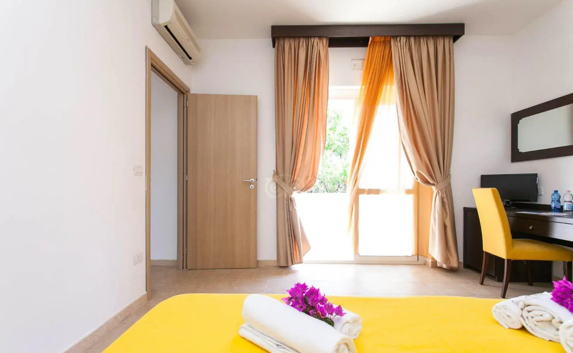 Photo of the whole room, Bed in Club Esse Sunbeach Photo of the whole room, Bed in Club Esse Sunbeach