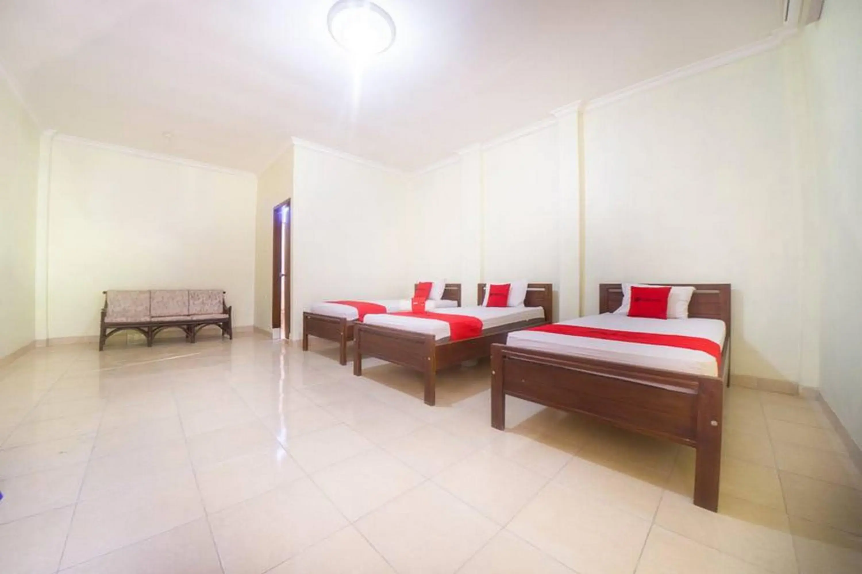 Bedroom, Bed in RedDoorz near Nusa Cendana University Bedroom, Bed in RedDoorz near Nusa Cendana University