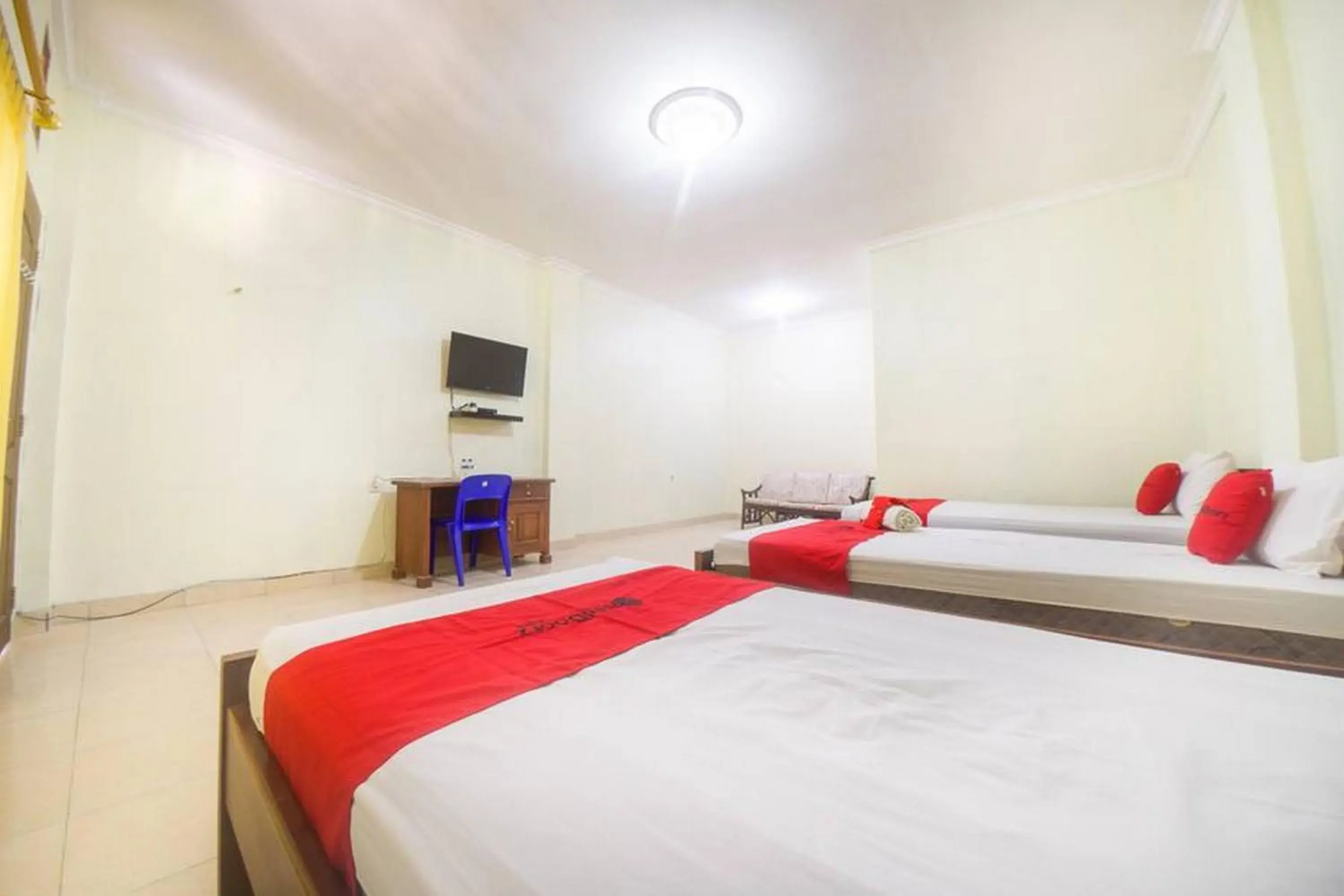 Bedroom, Bed in RedDoorz near Nusa Cendana University Bedroom, Bed in RedDoorz near Nusa Cendana University