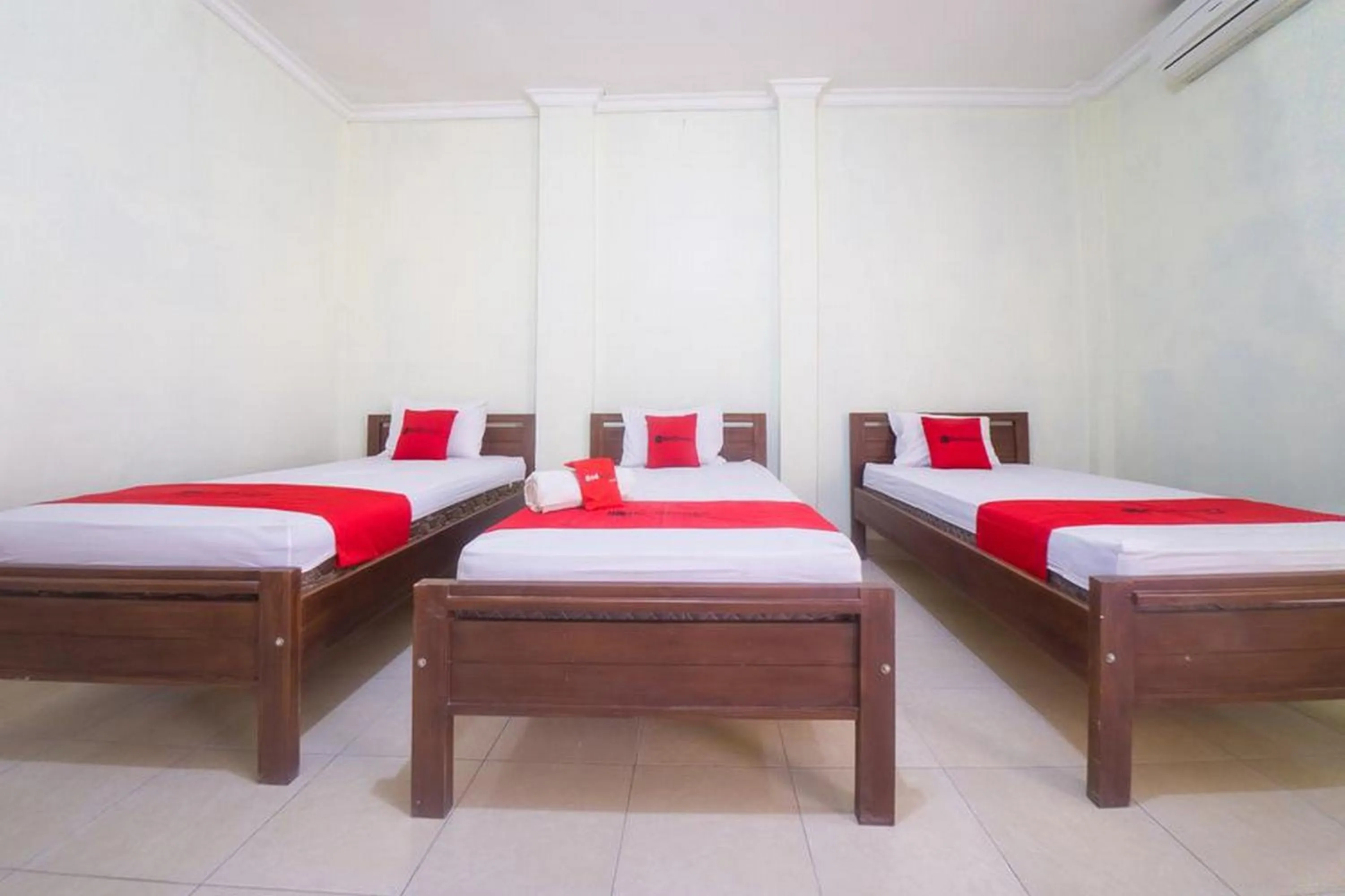Bedroom, Bed in RedDoorz near Nusa Cendana University